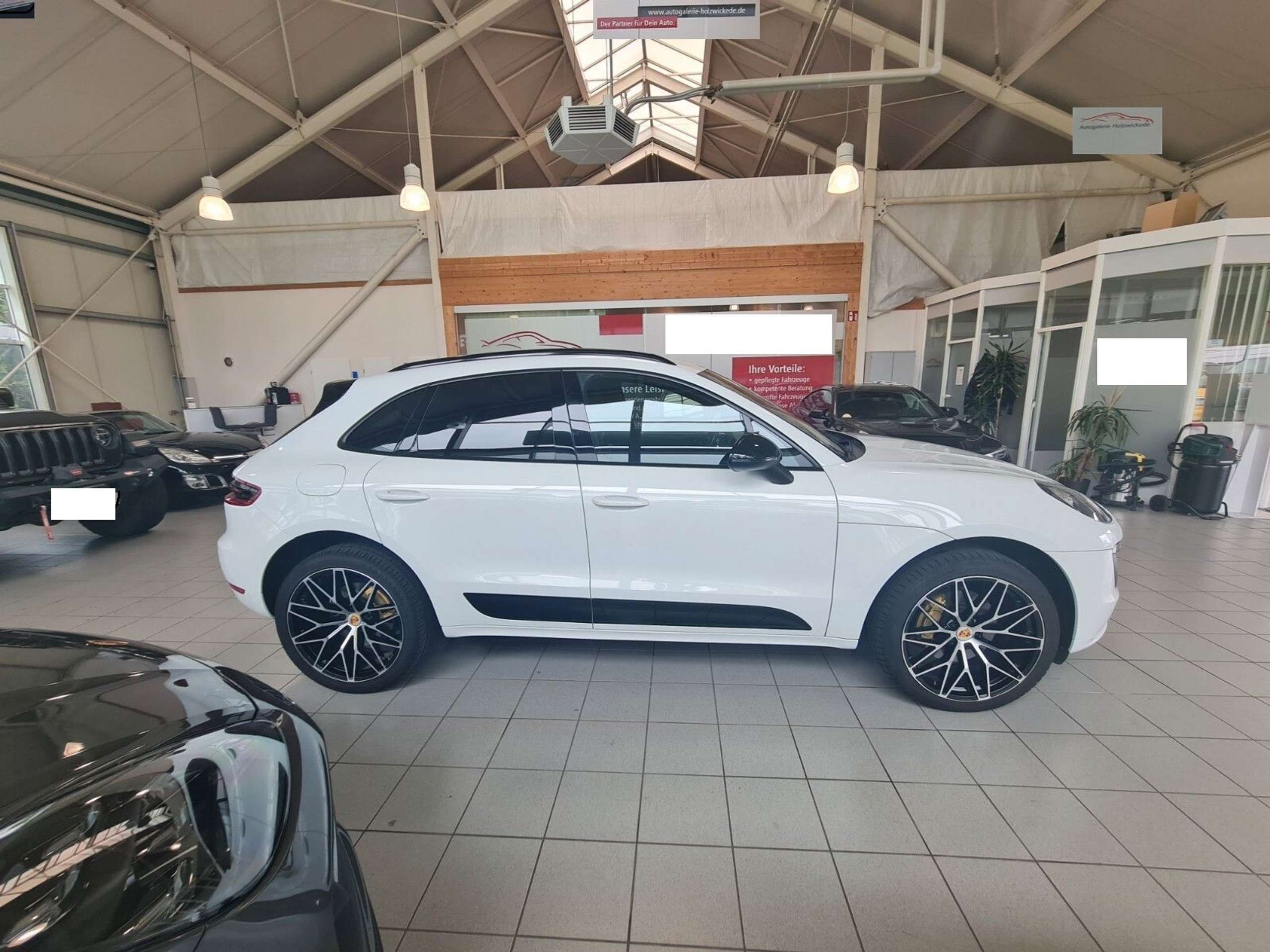 Porsche - Macan