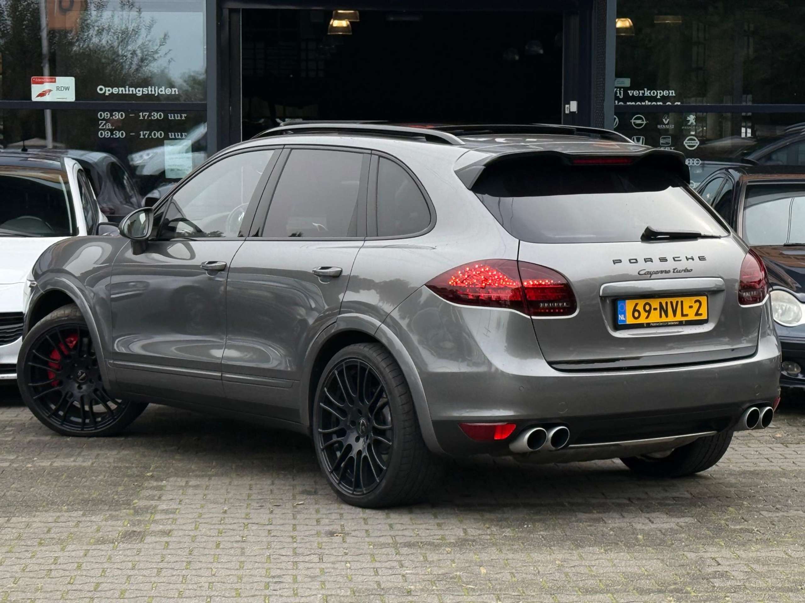 Porsche - Cayenne