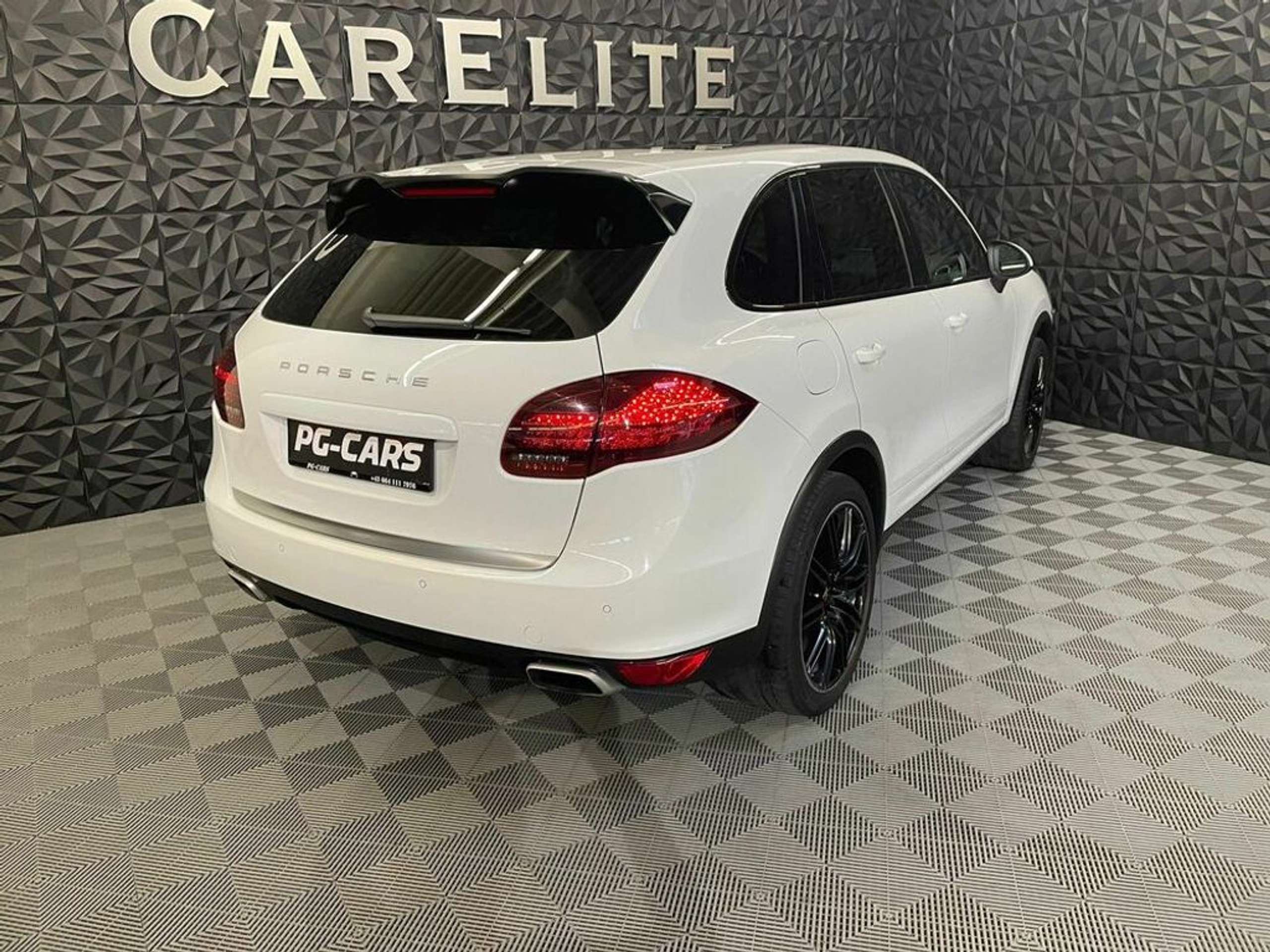 Porsche - Cayenne