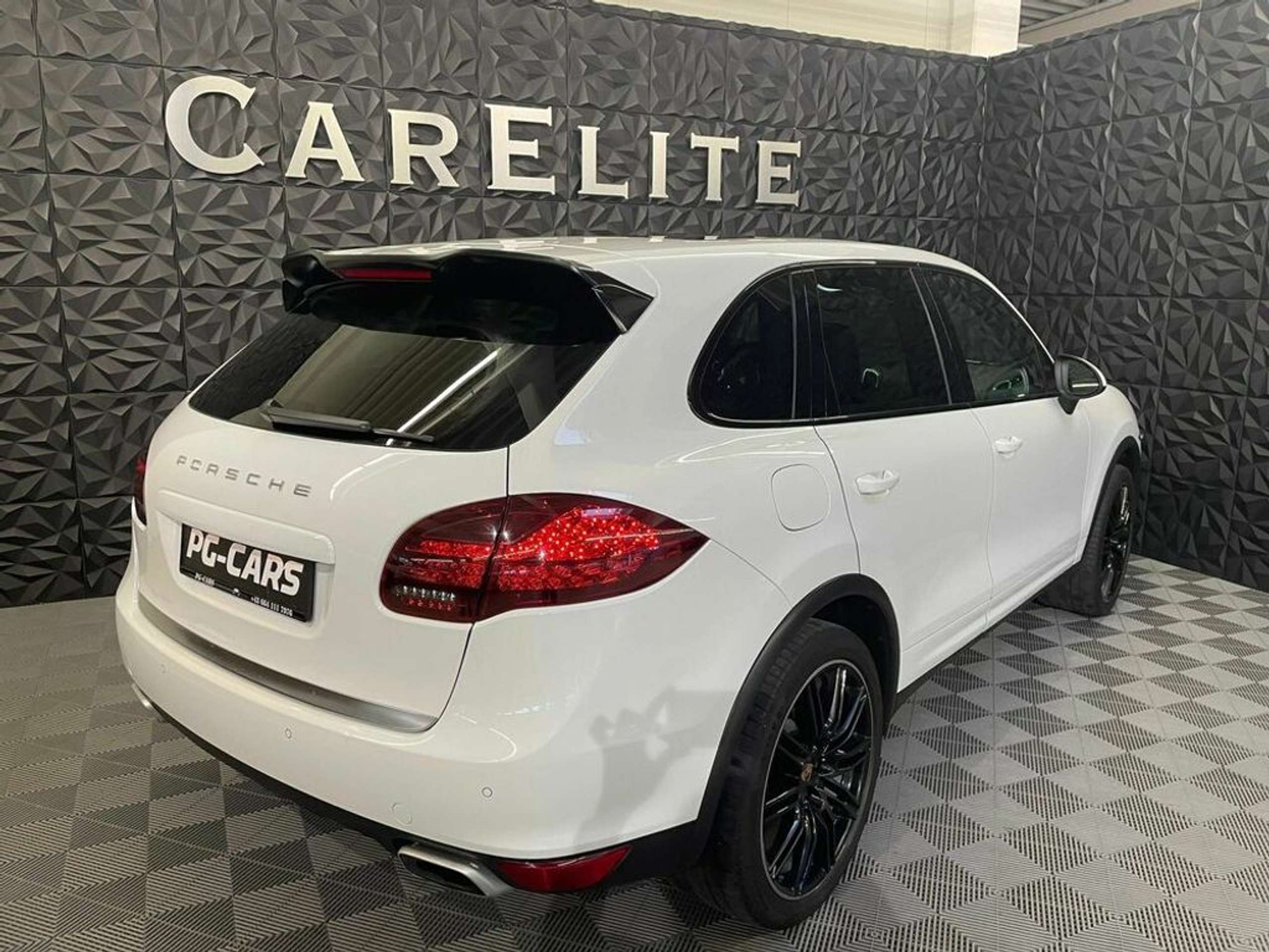 Porsche - Cayenne