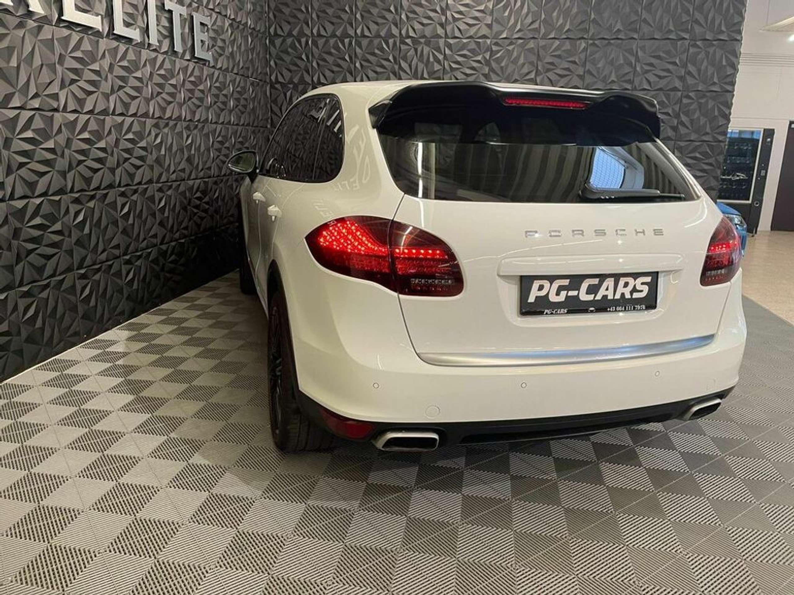 Porsche - Cayenne