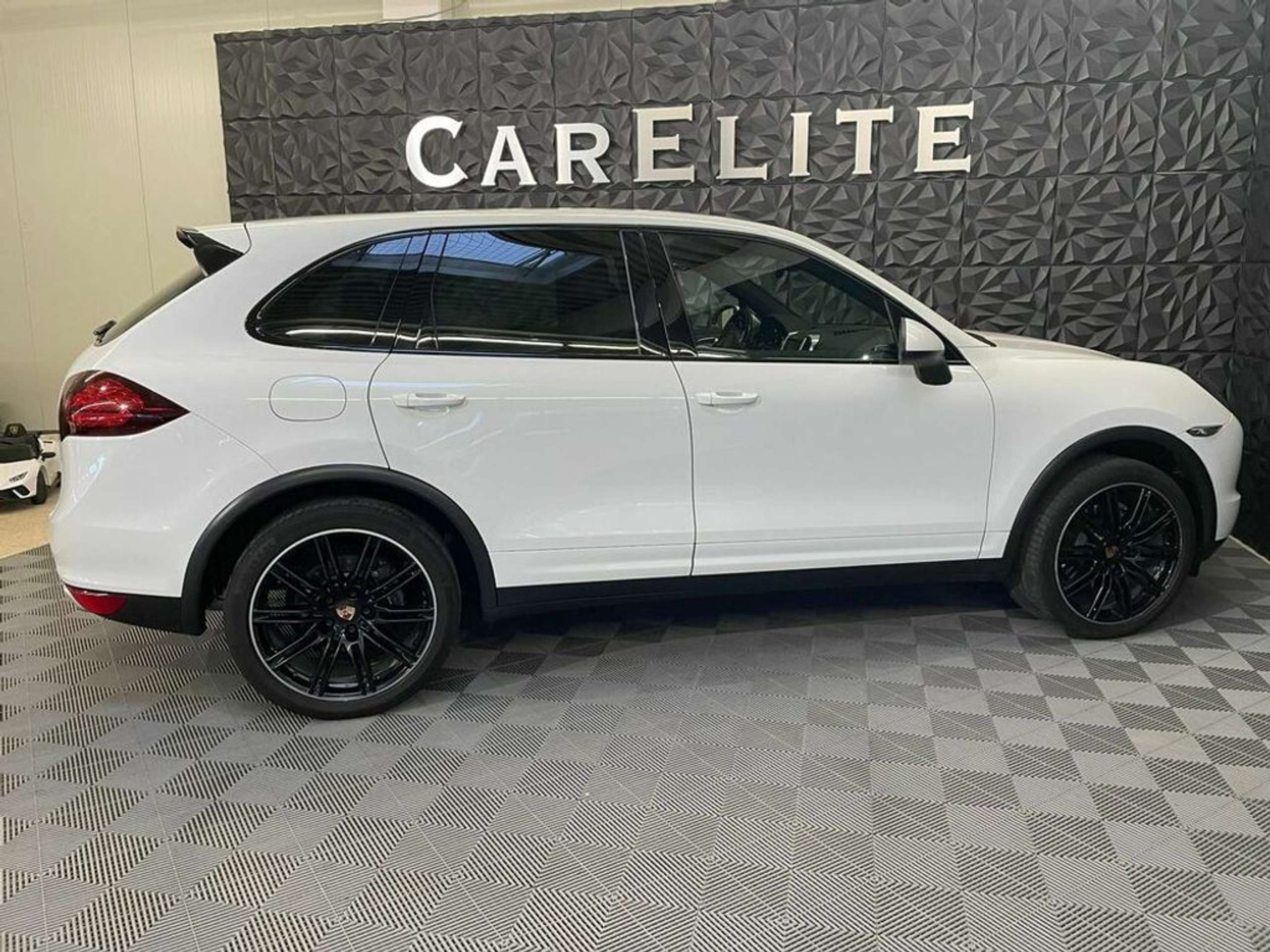 Porsche - Cayenne