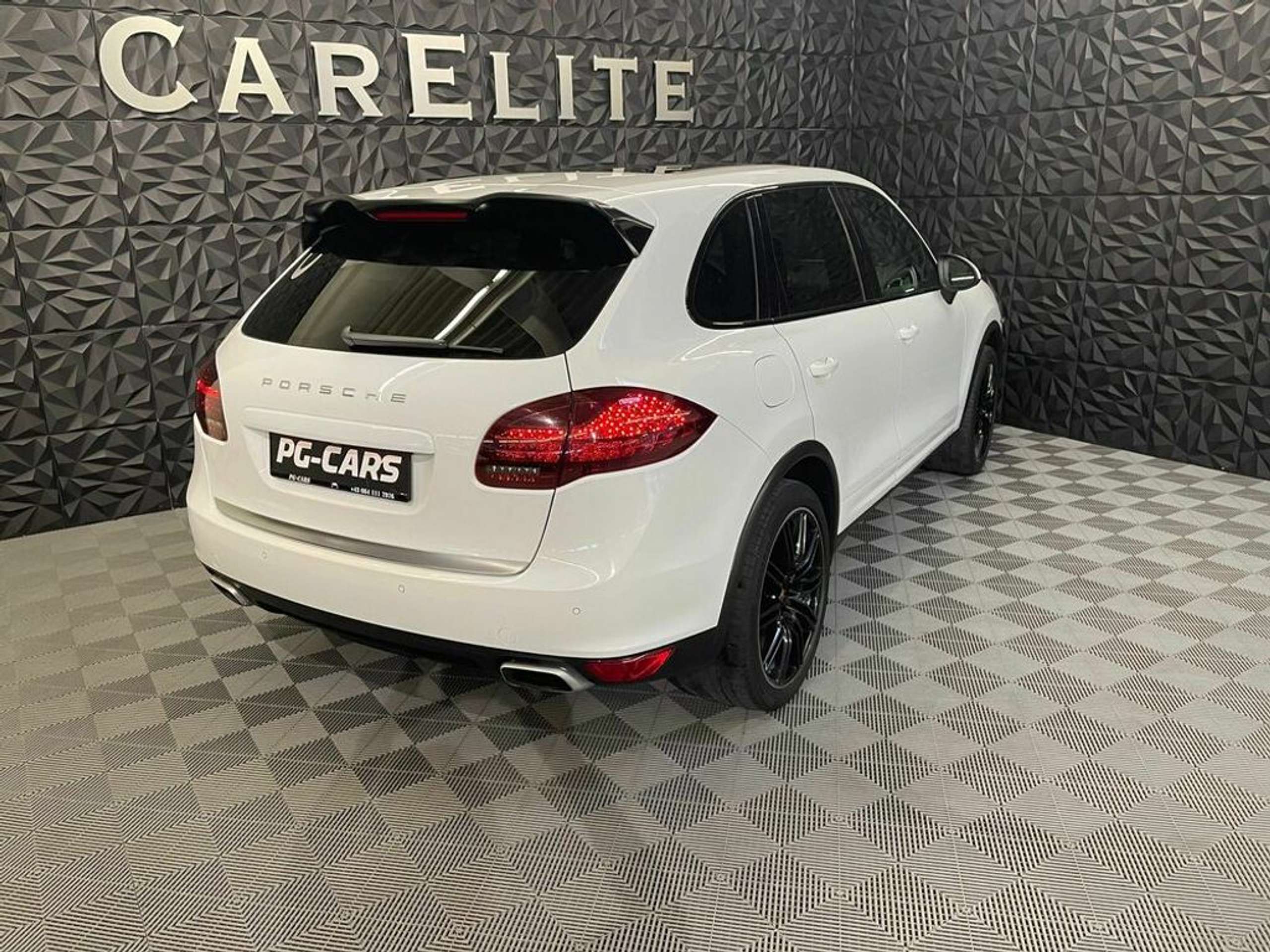 Porsche - Cayenne