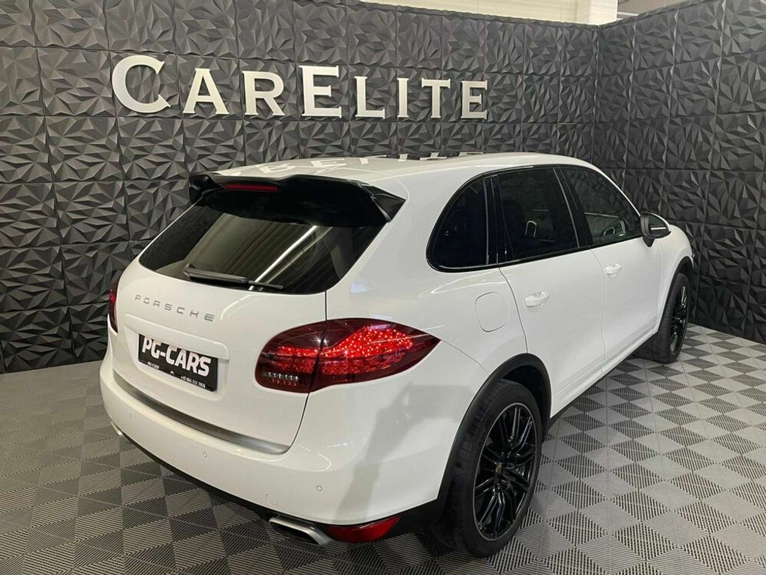 Porsche - Cayenne