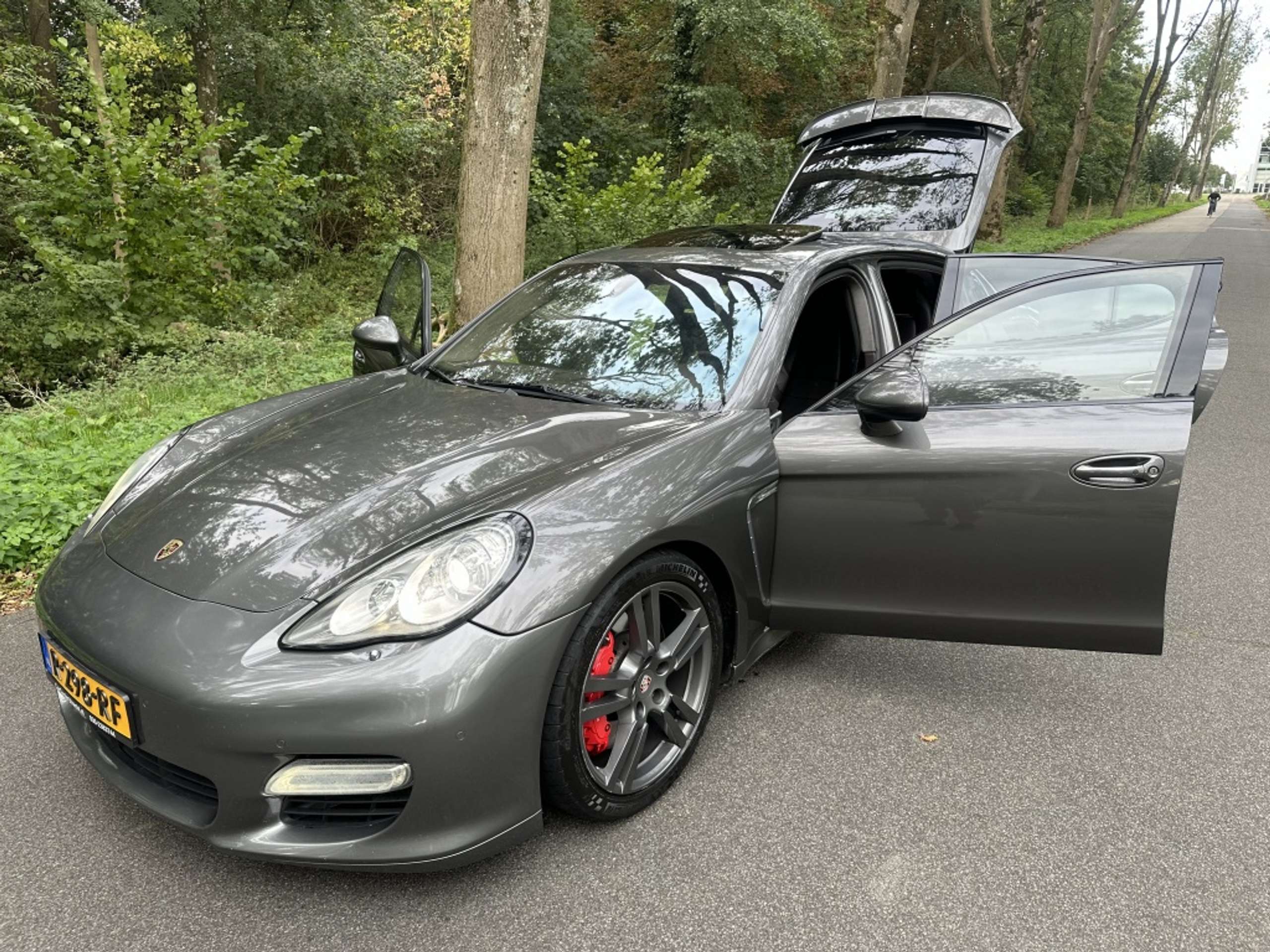 Porsche - Panamera