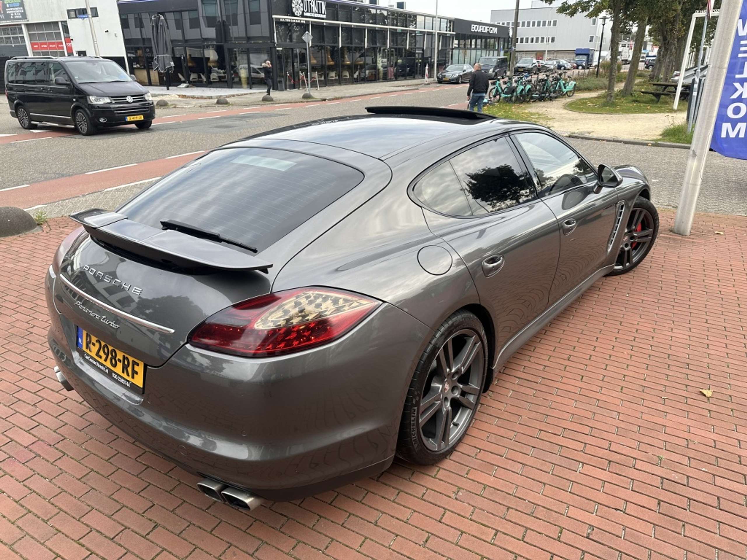 Porsche - Panamera