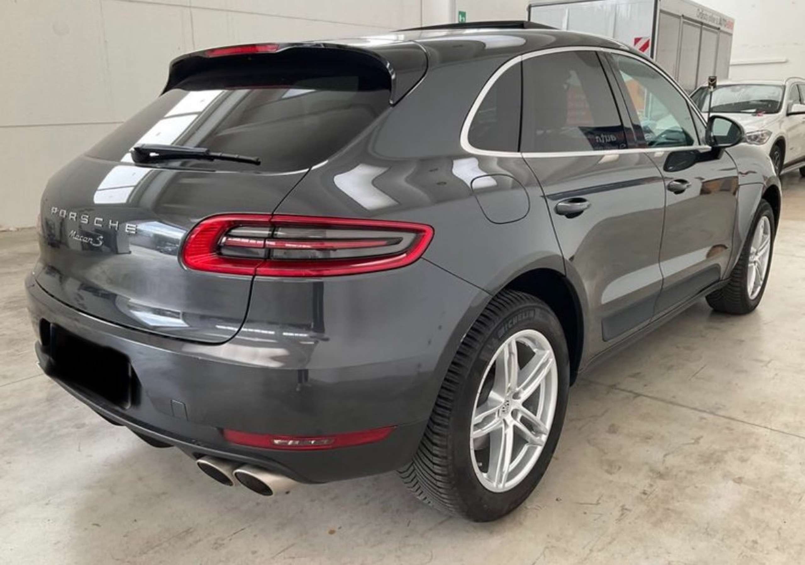 Porsche - Macan