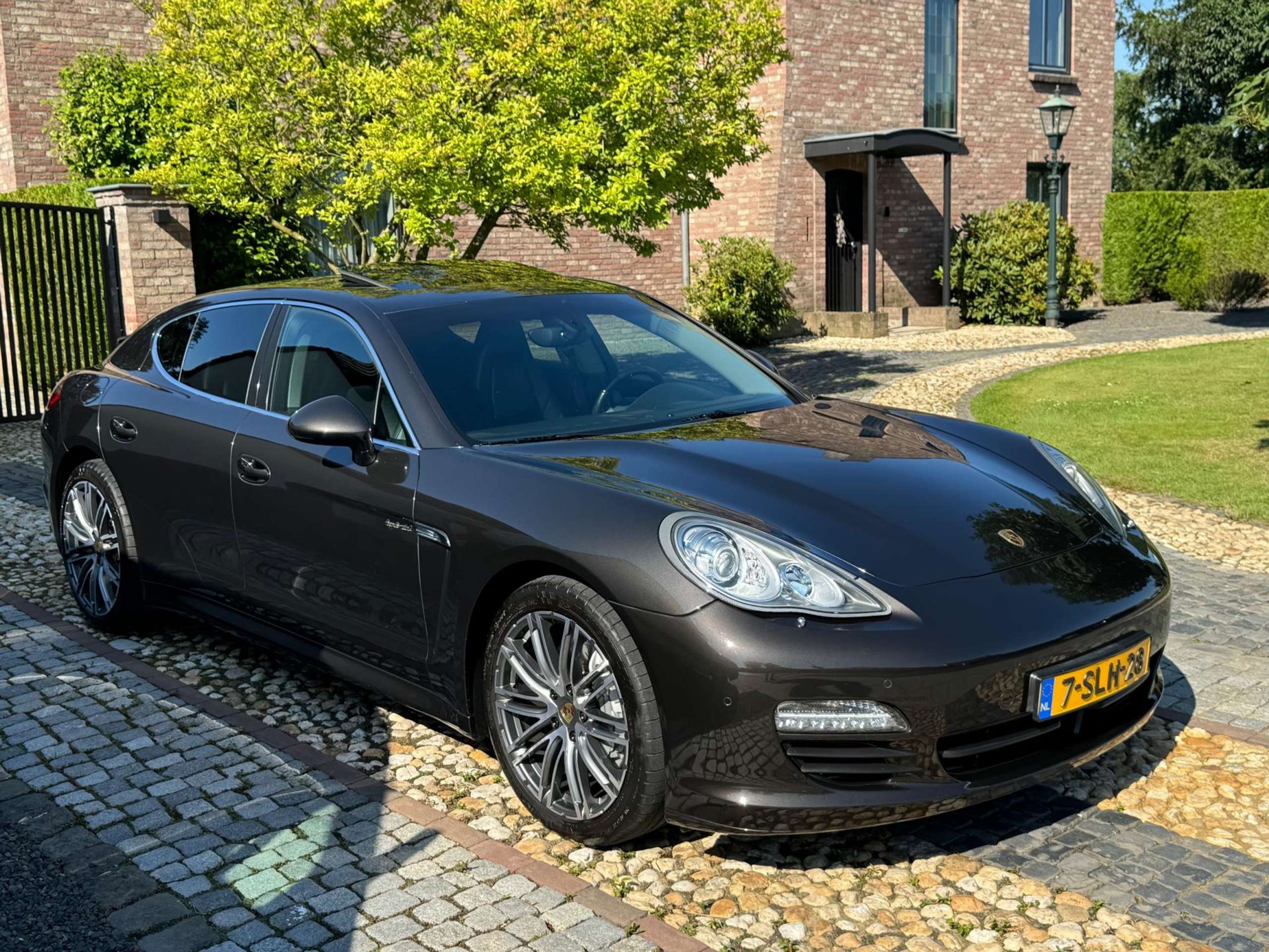 Porsche - Panamera