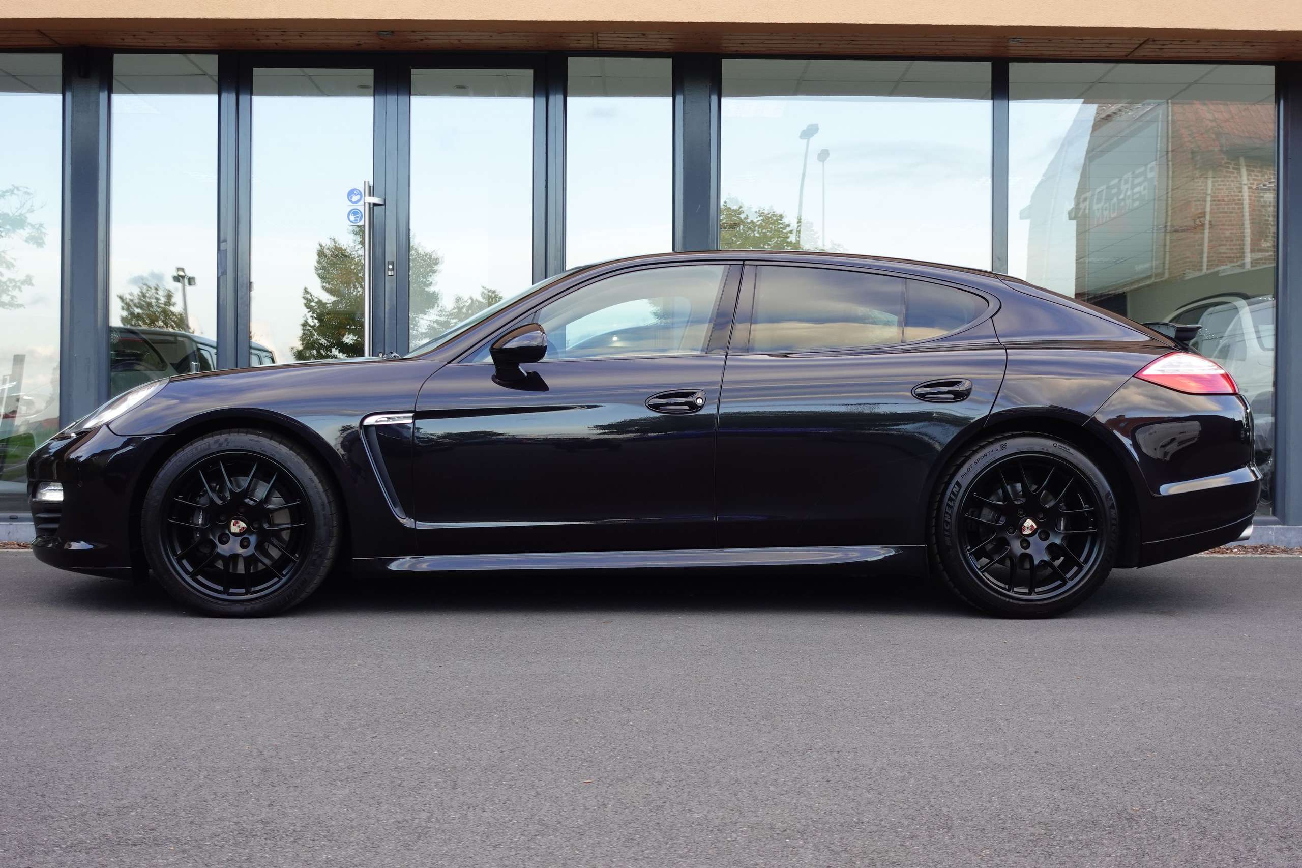 Porsche - Panamera