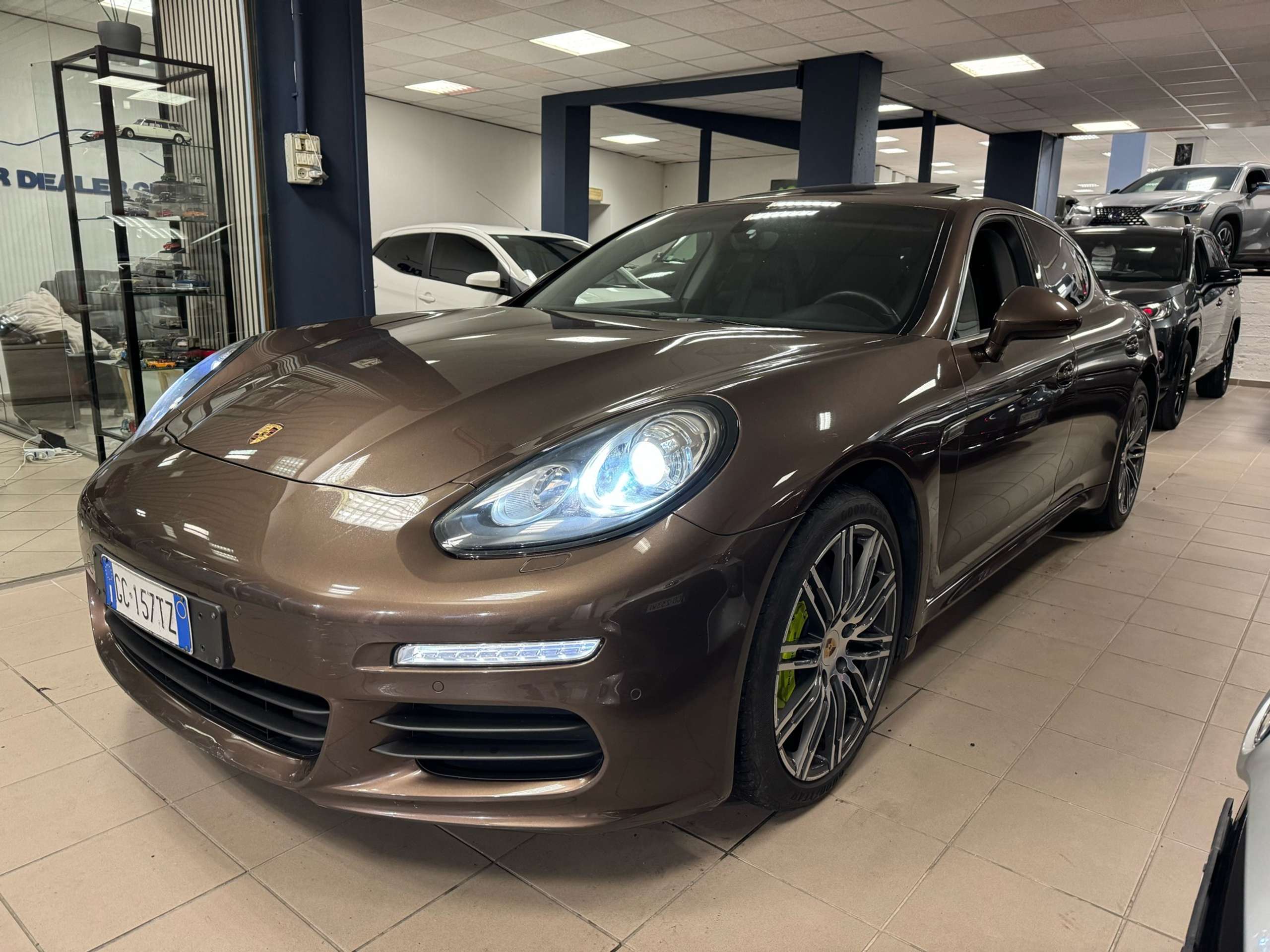 Porsche - Panamera