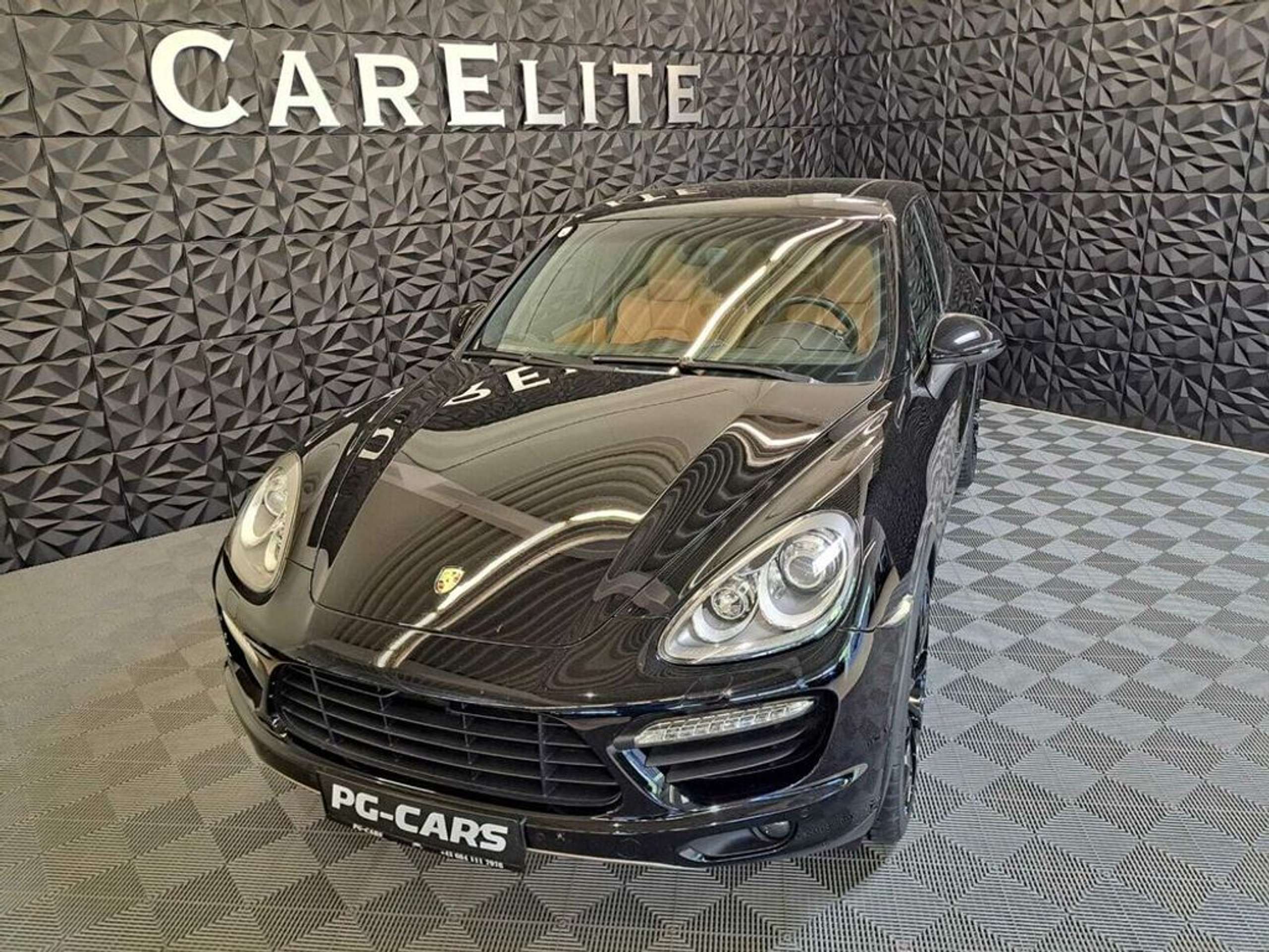 Porsche - Cayenne