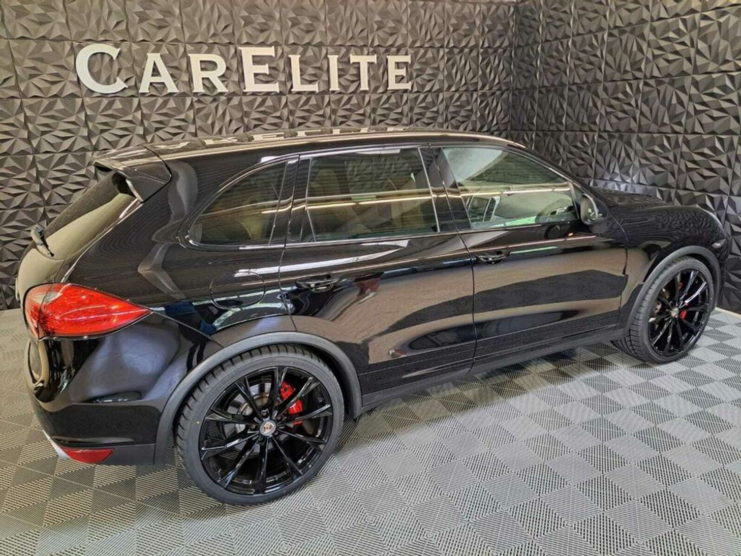 Porsche - Cayenne