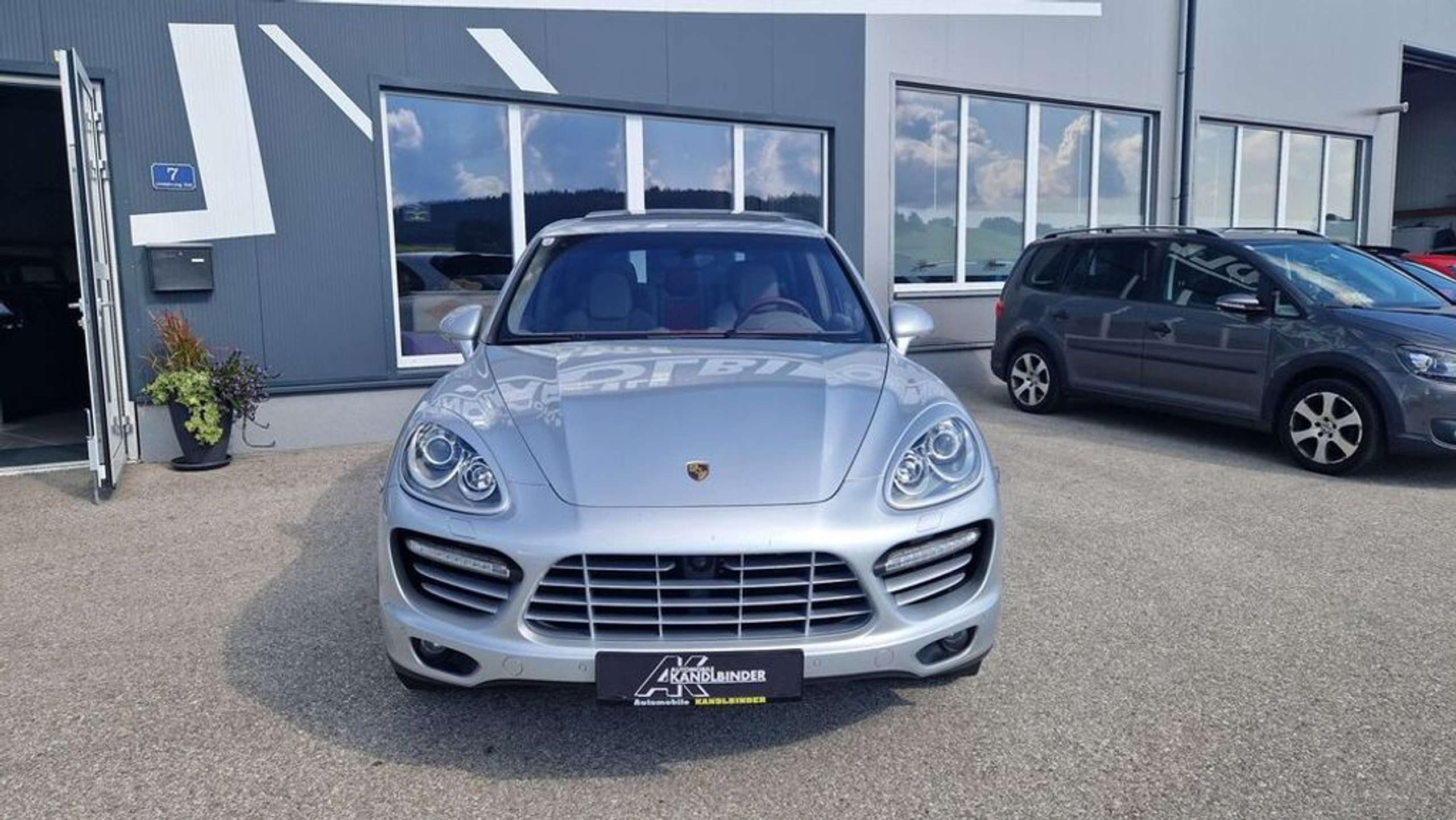 Porsche - Cayenne