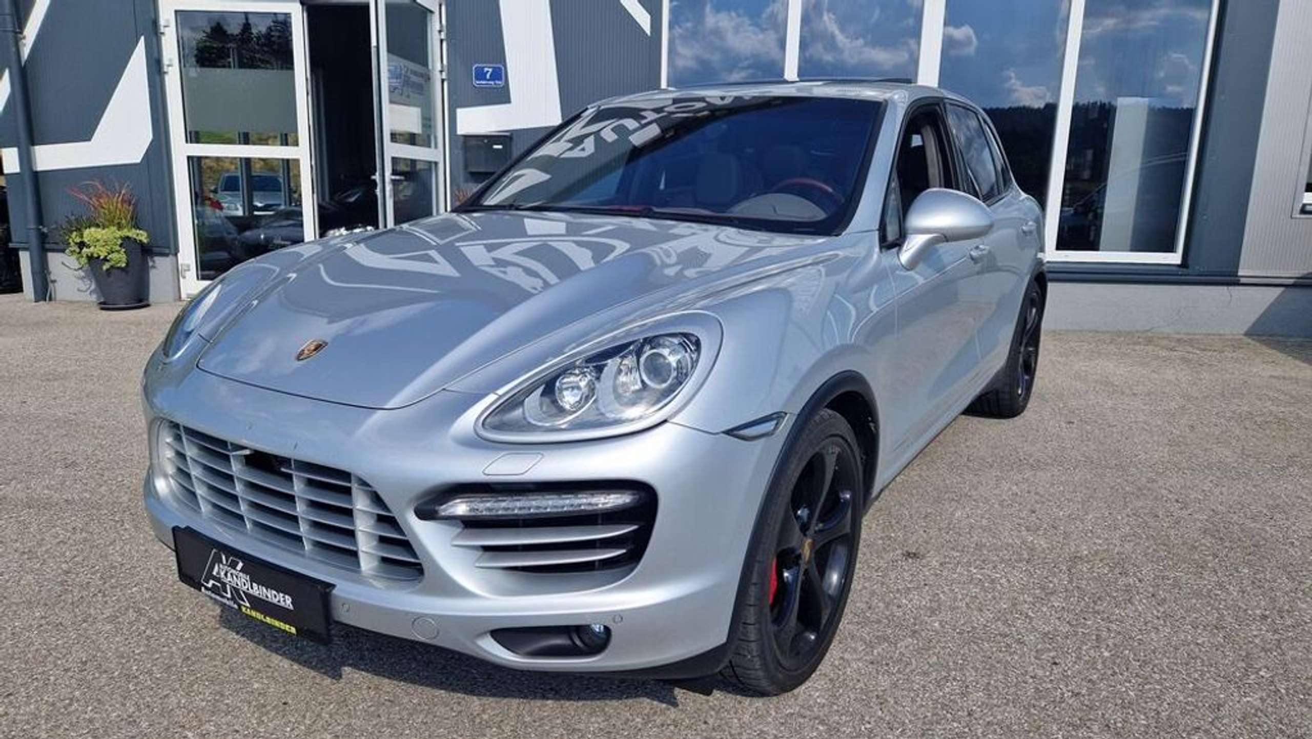 Porsche - Cayenne