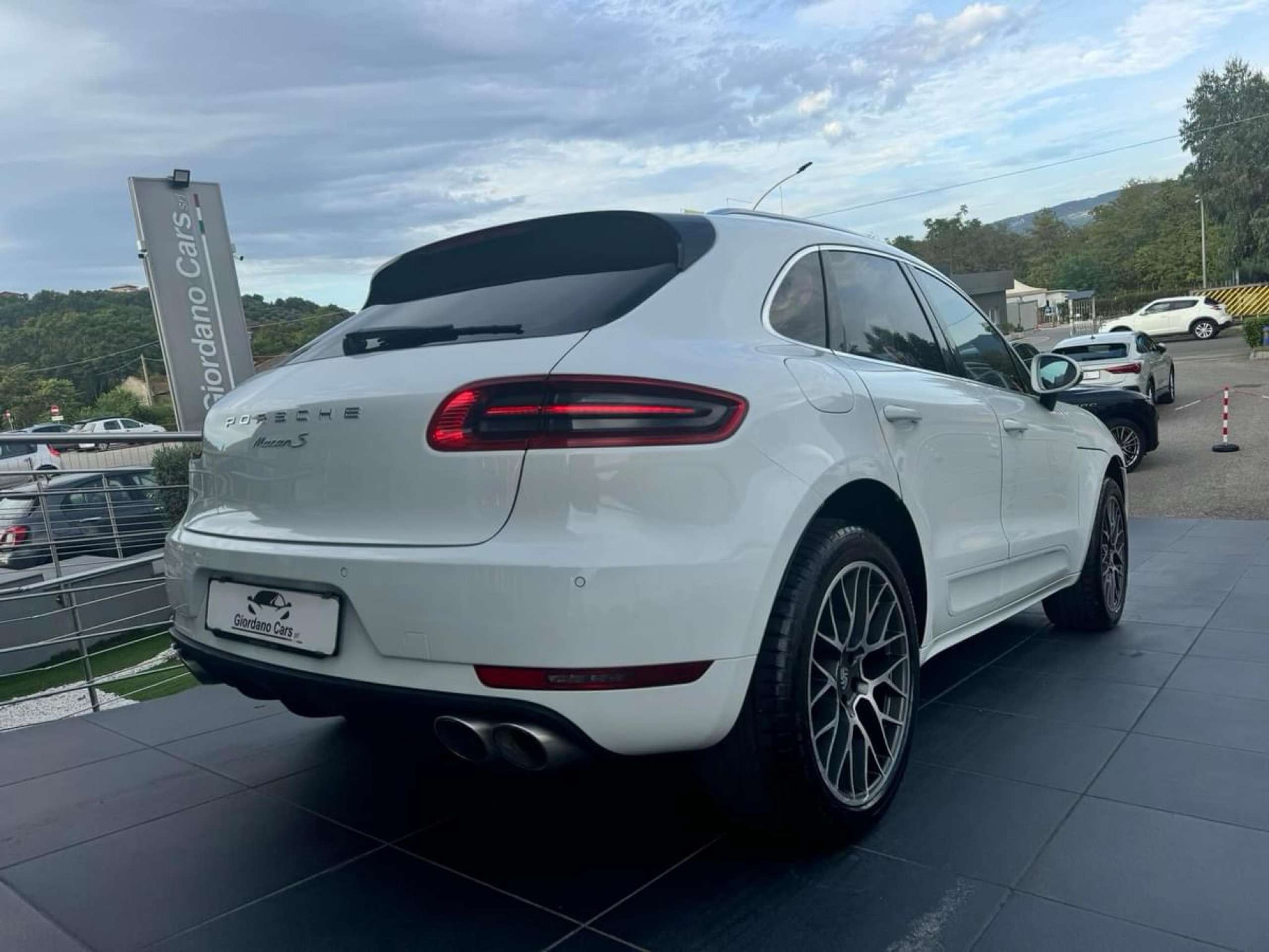 Porsche - Macan