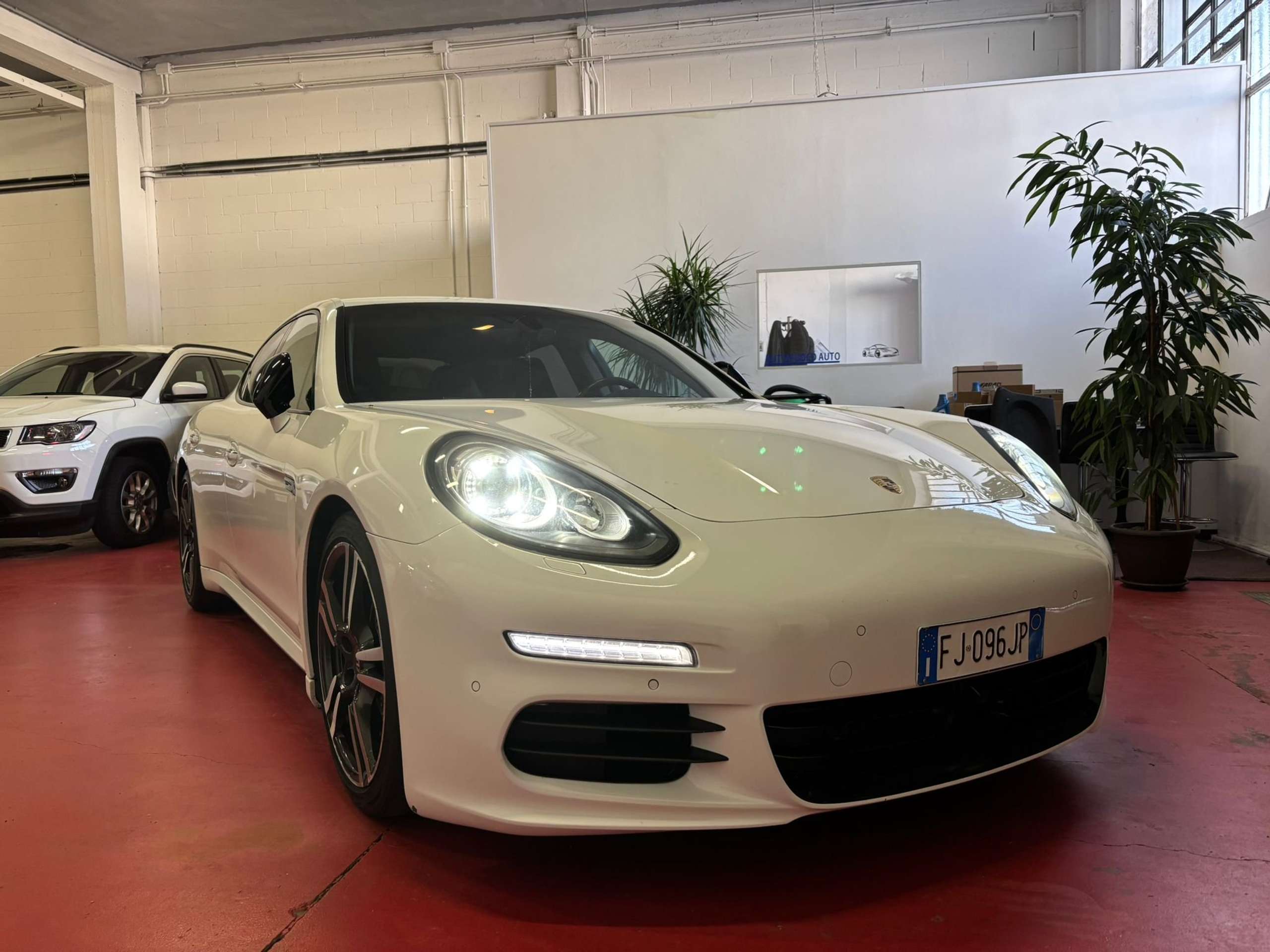 Porsche - Panamera