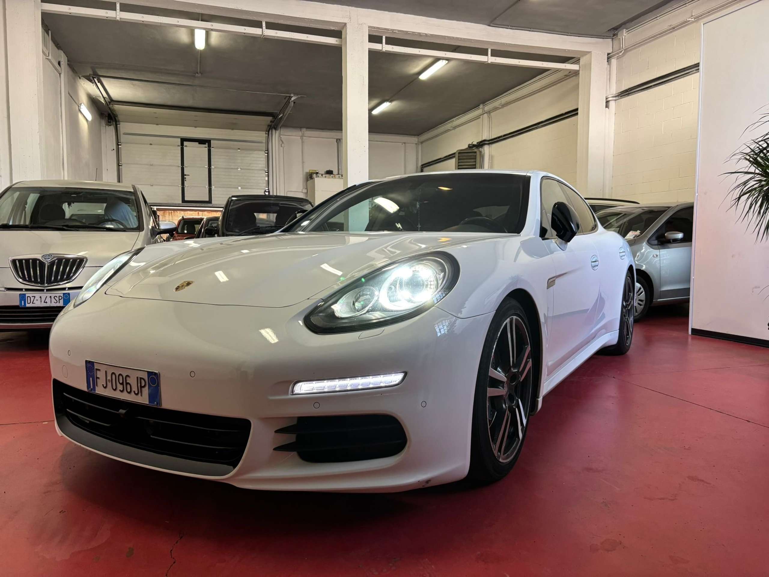 Porsche - Panamera