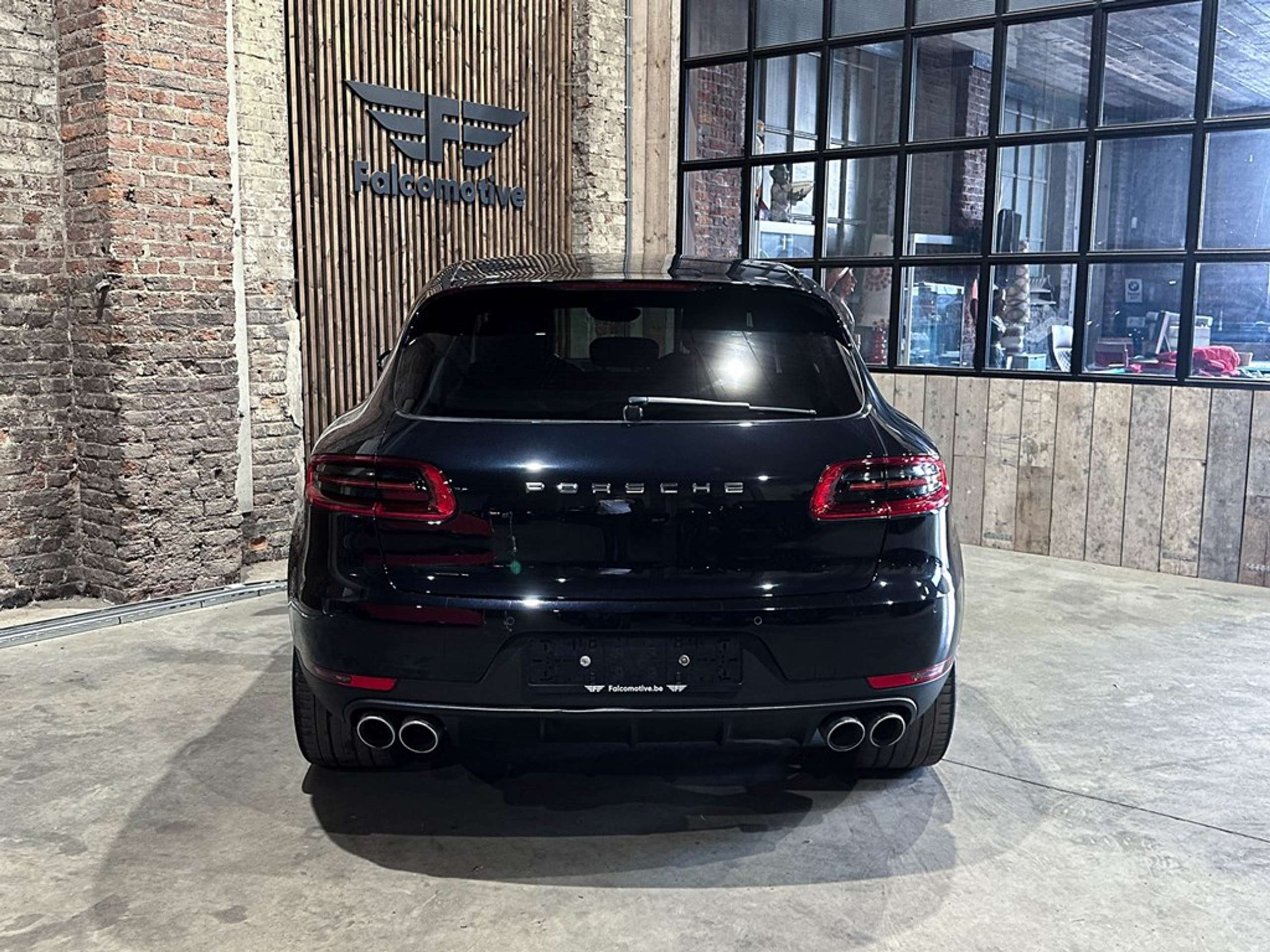 Porsche - Macan