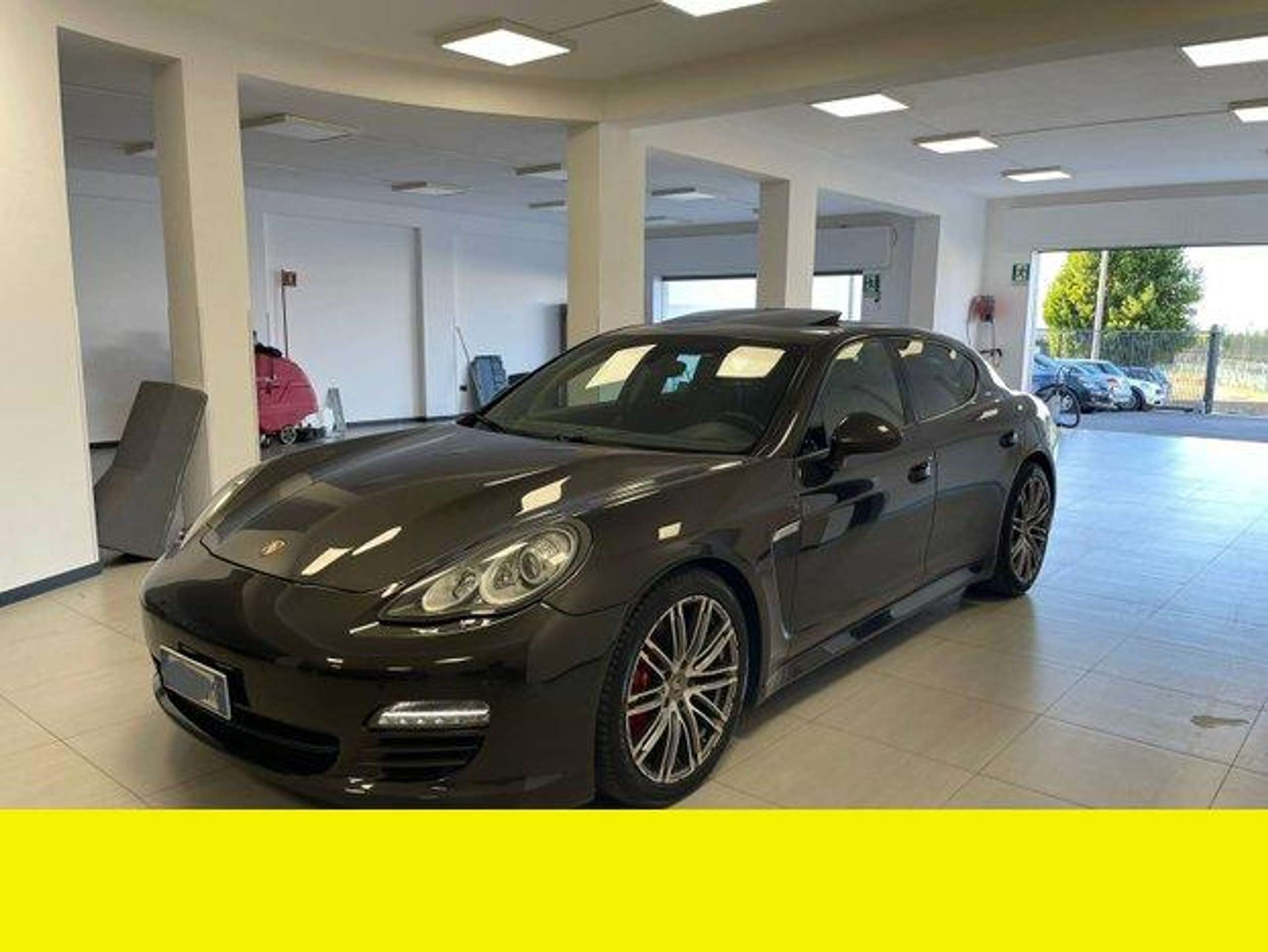 Porsche - Panamera