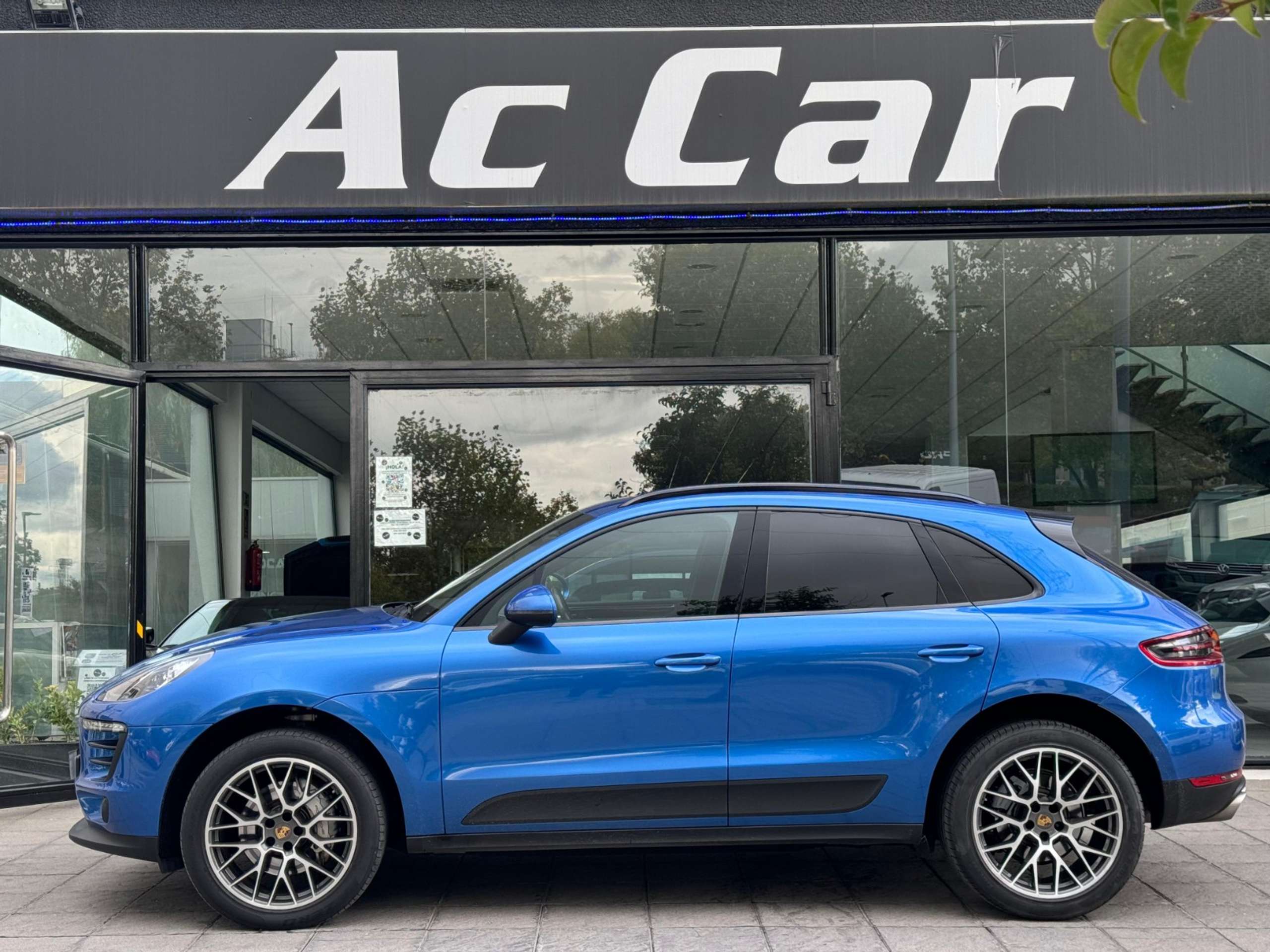 Porsche - Macan