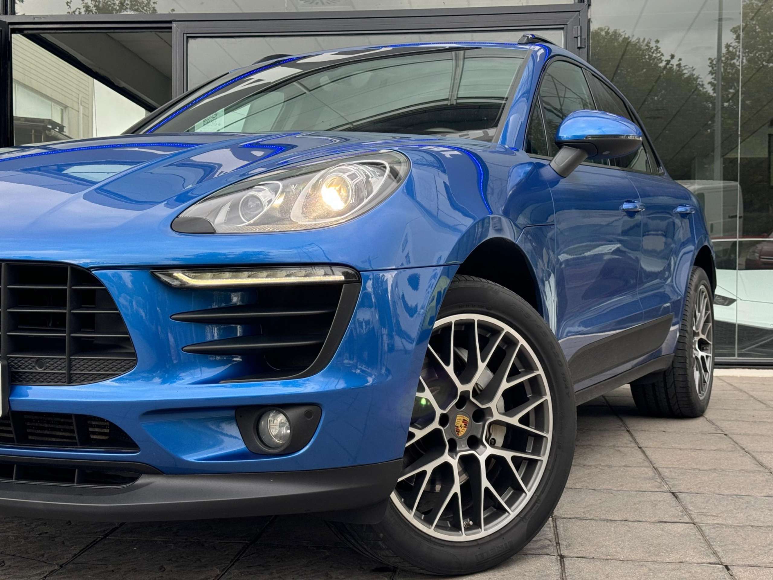 Porsche - Macan