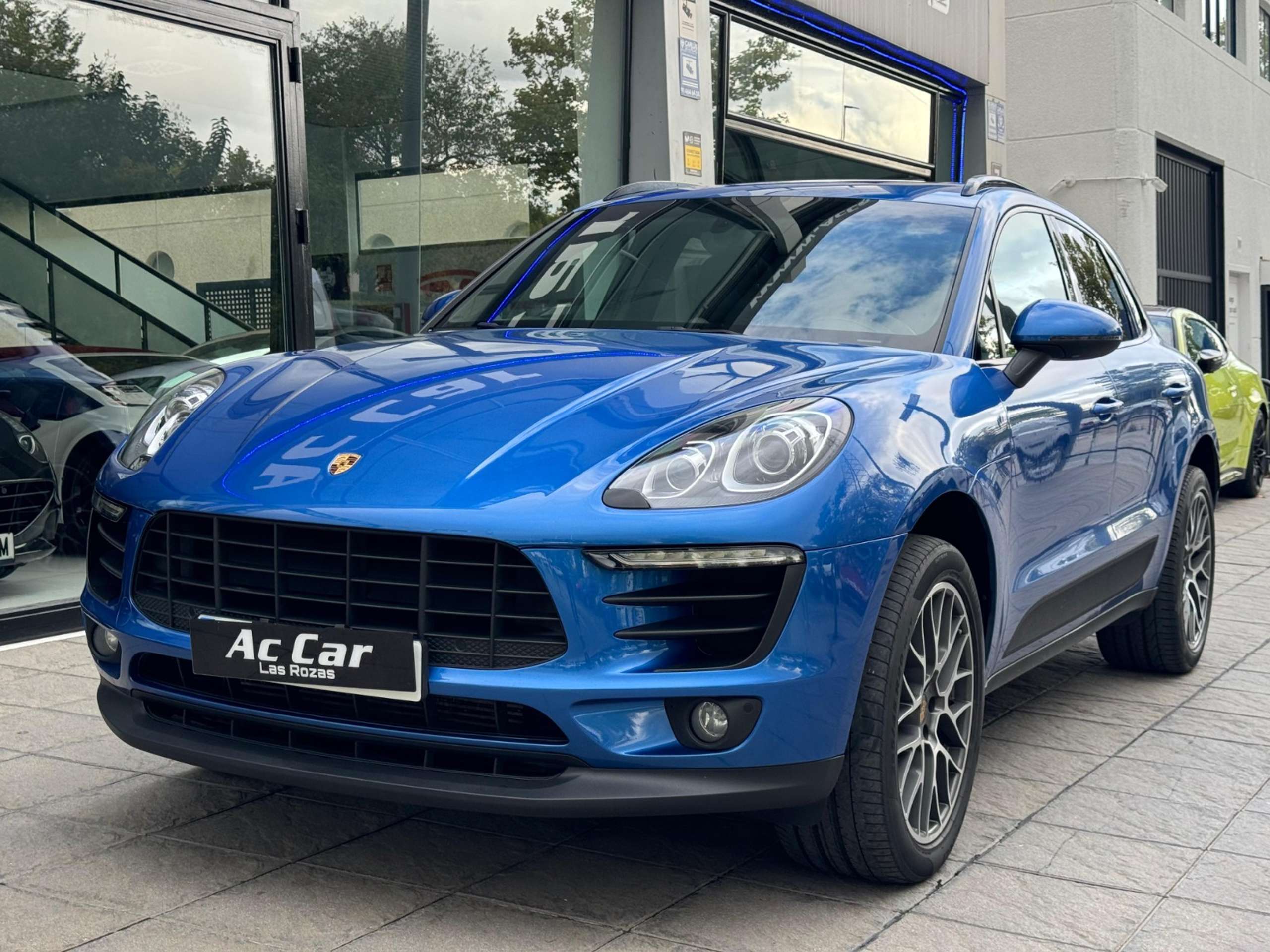 Porsche - Macan