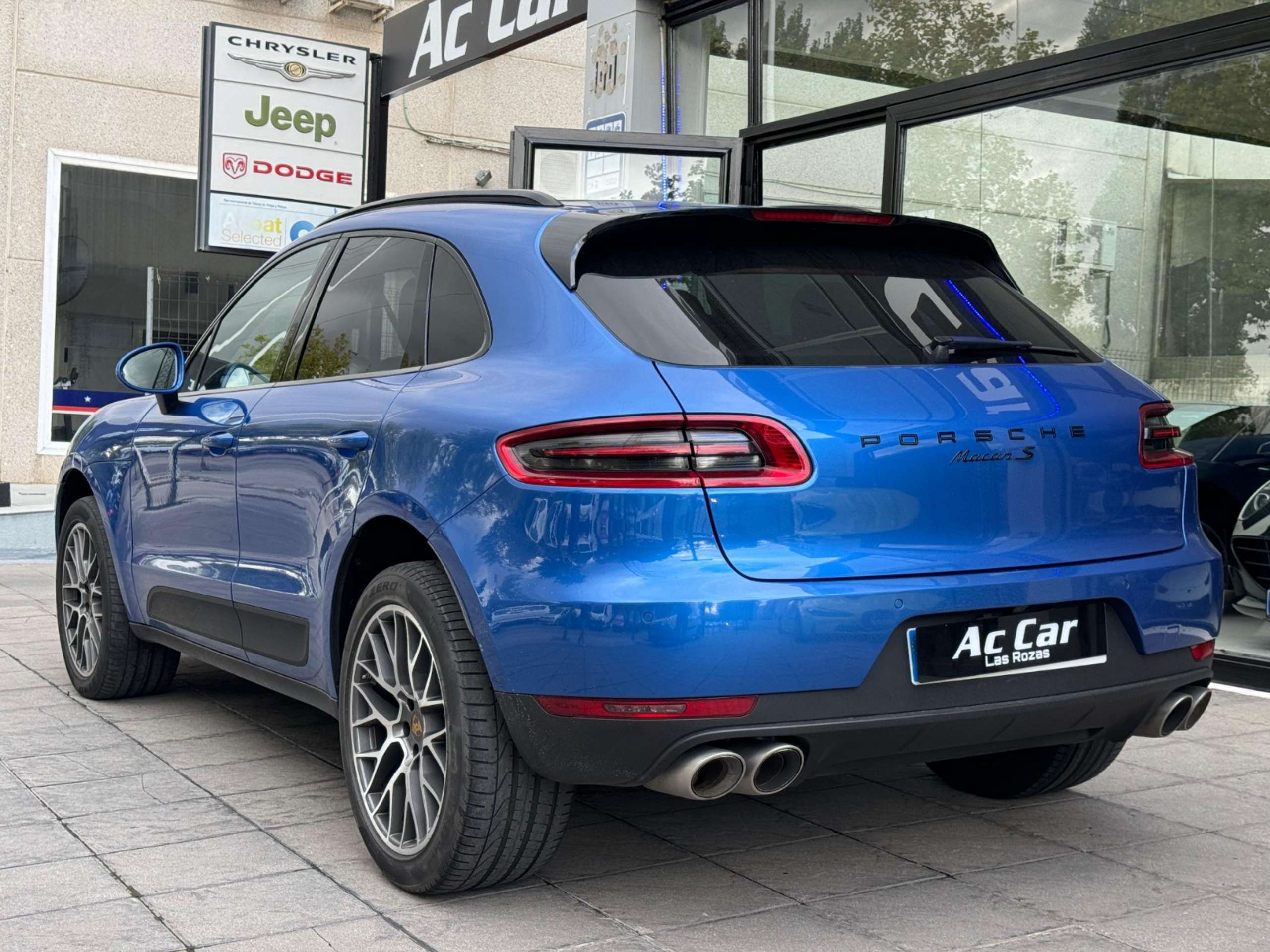 Porsche - Macan