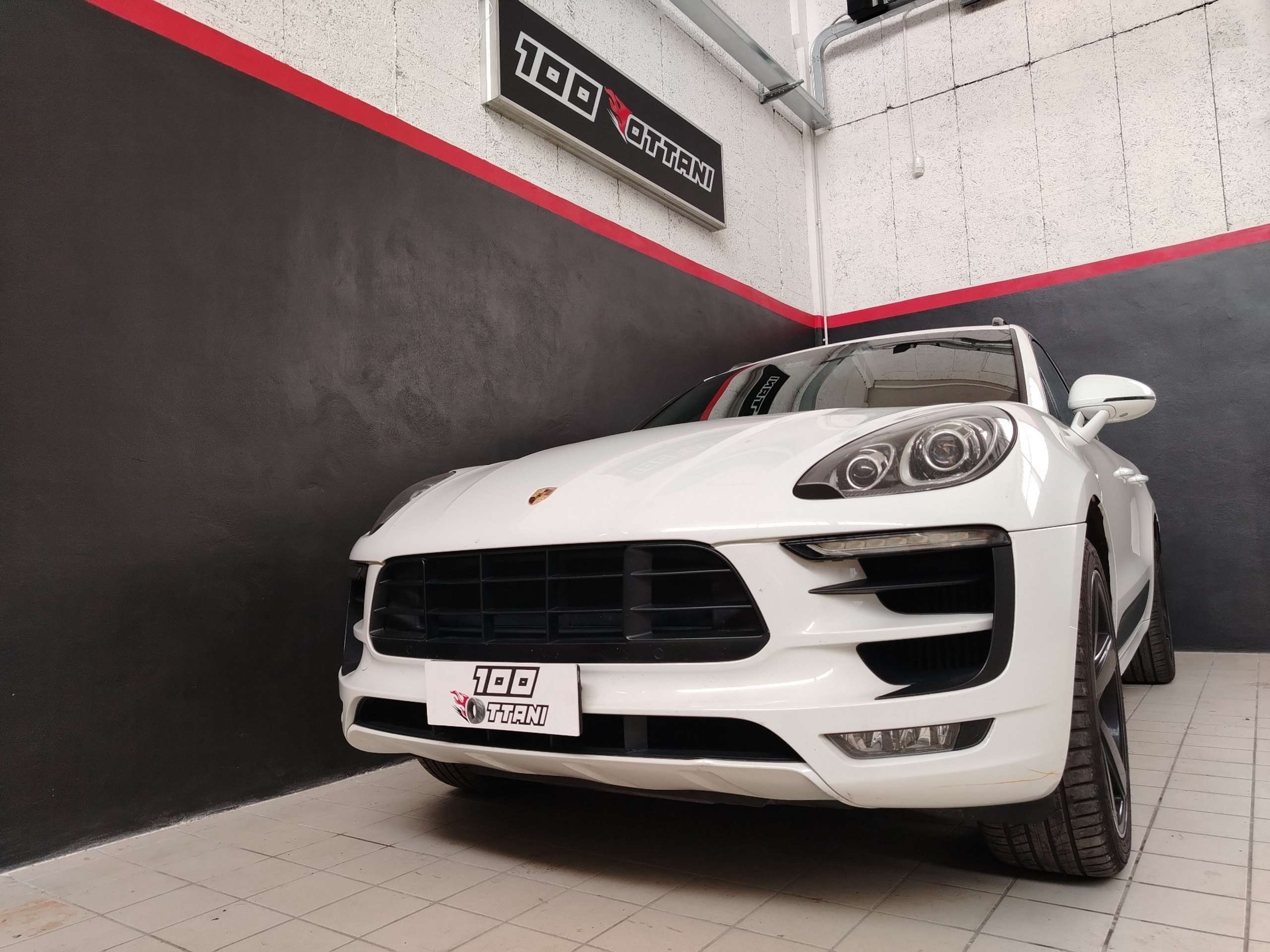 Porsche - Macan