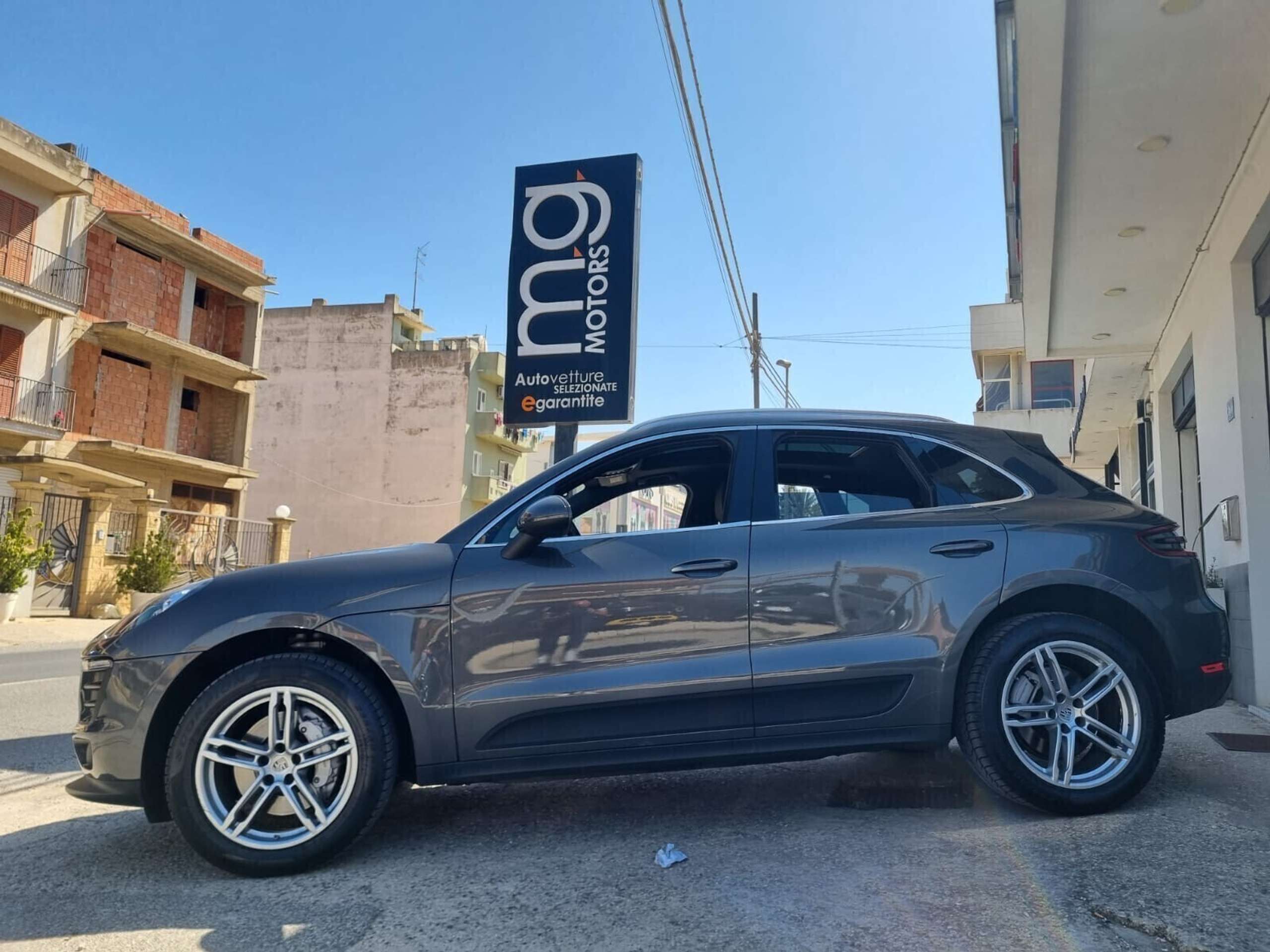 Porsche - Macan