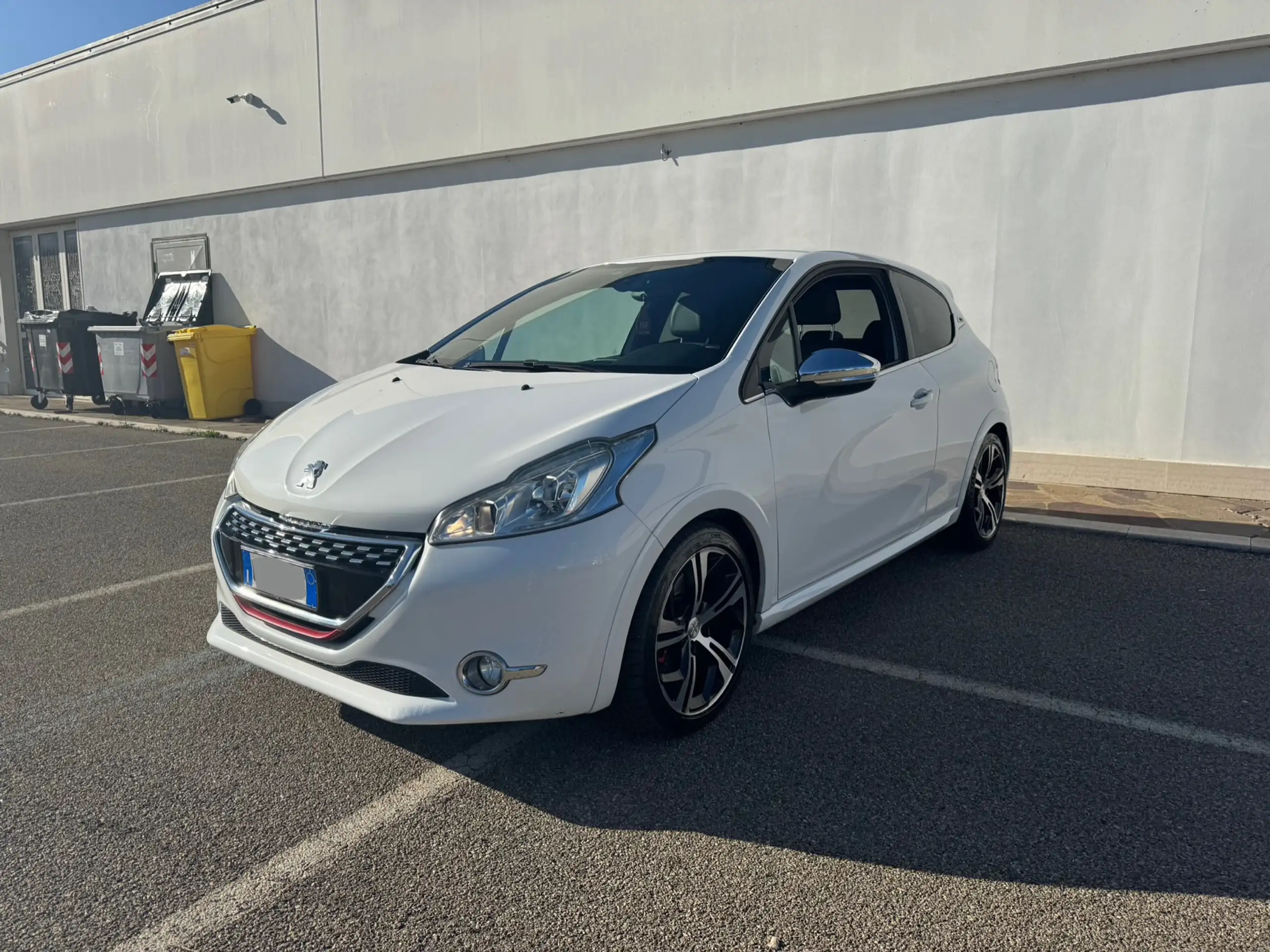 Peugeot - 208