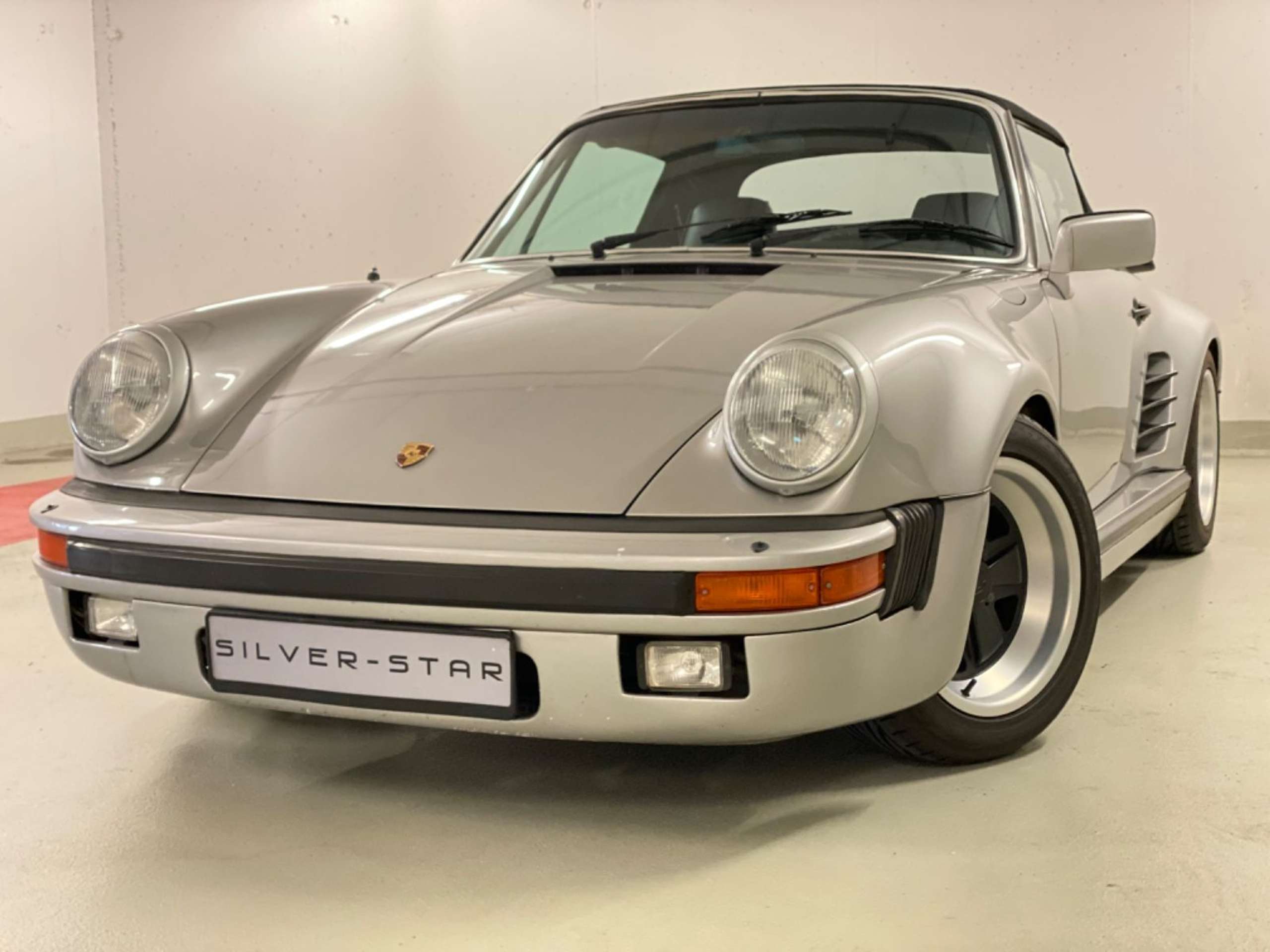 Porsche - 911