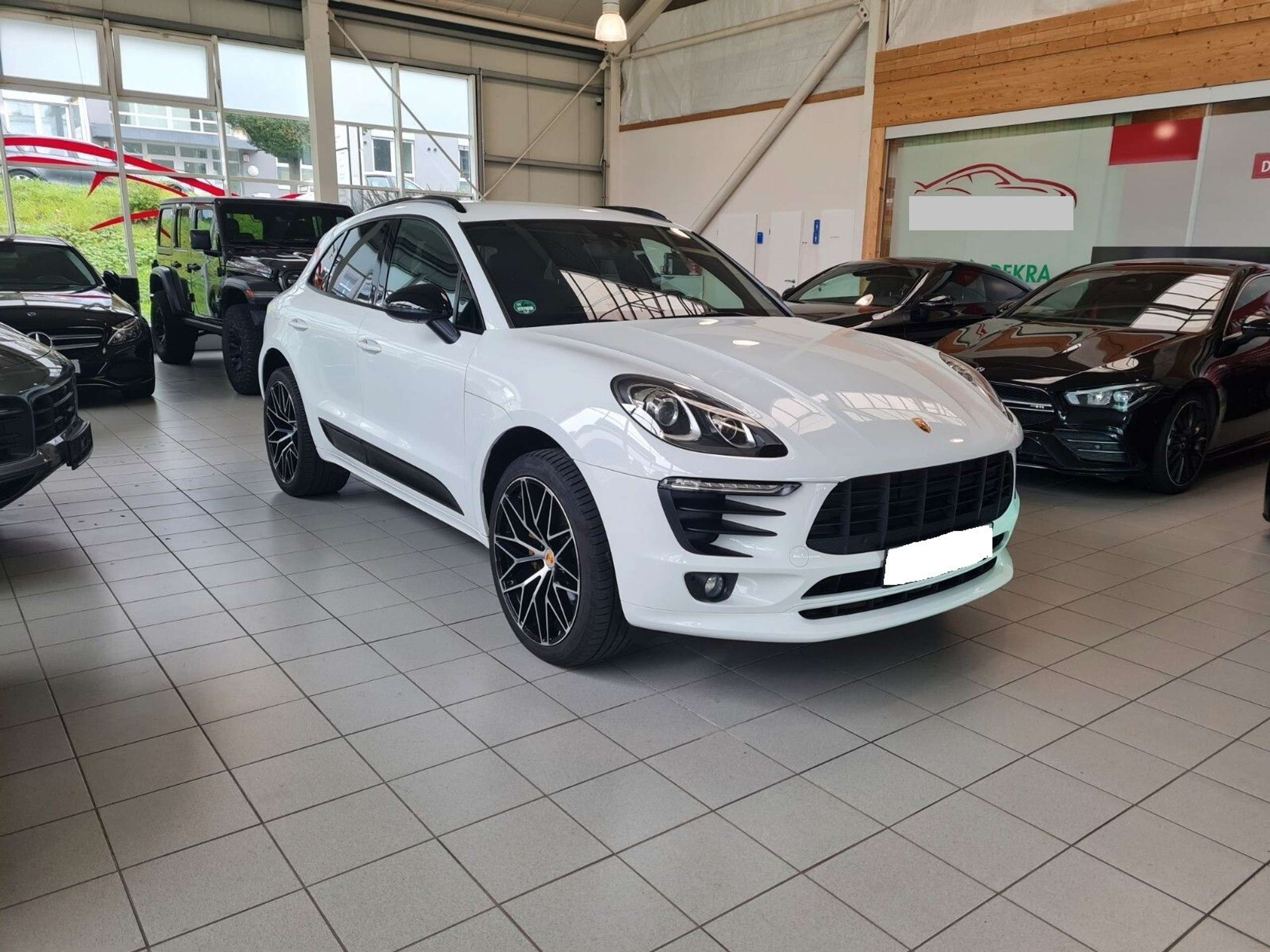 Porsche - Macan