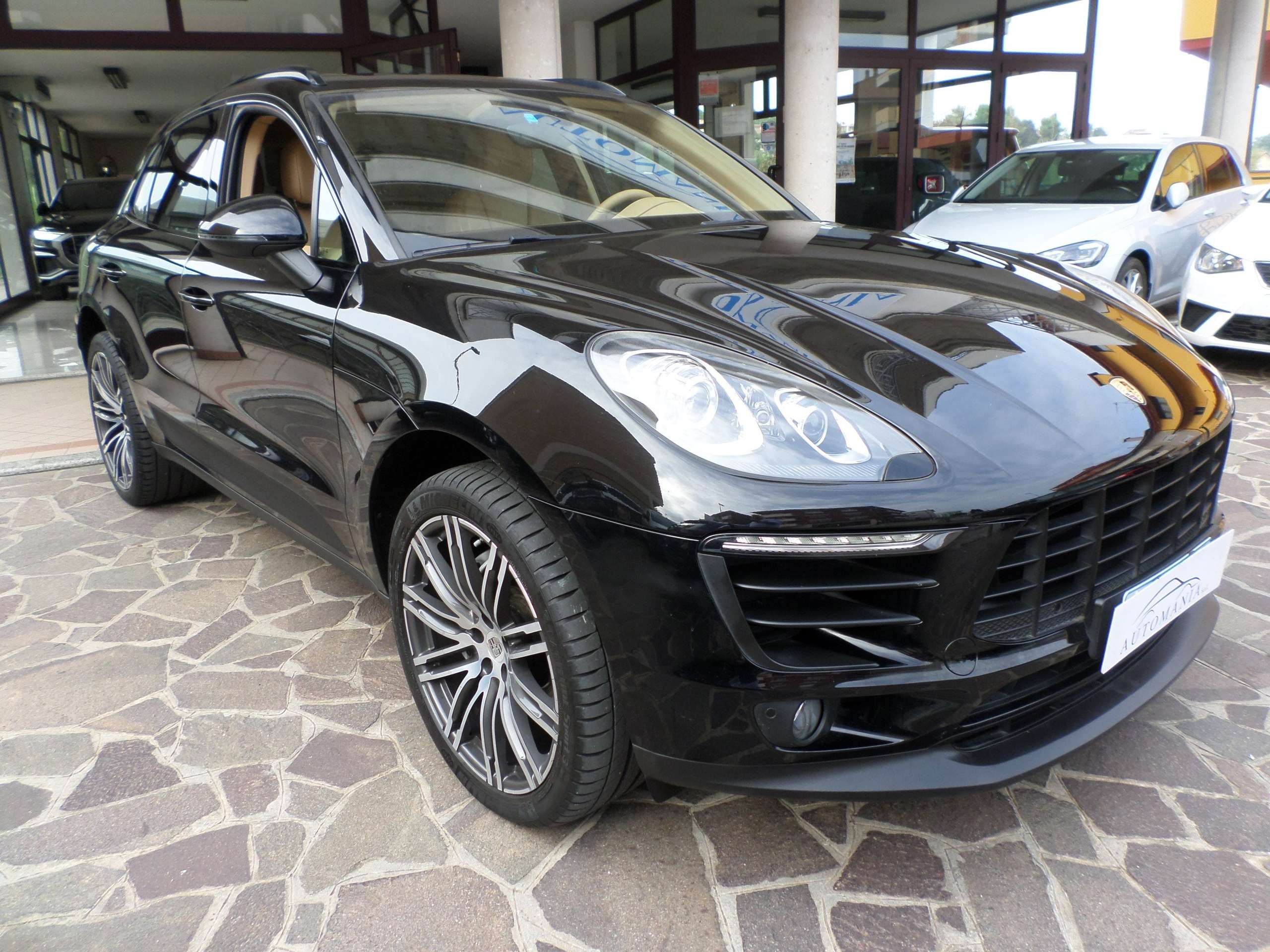 Porsche - Macan