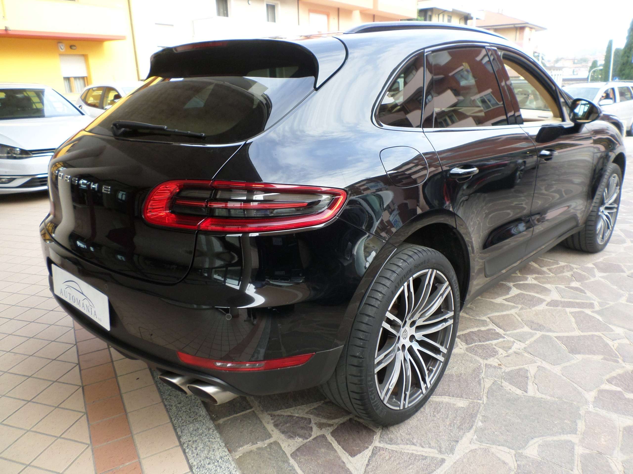 Porsche - Macan