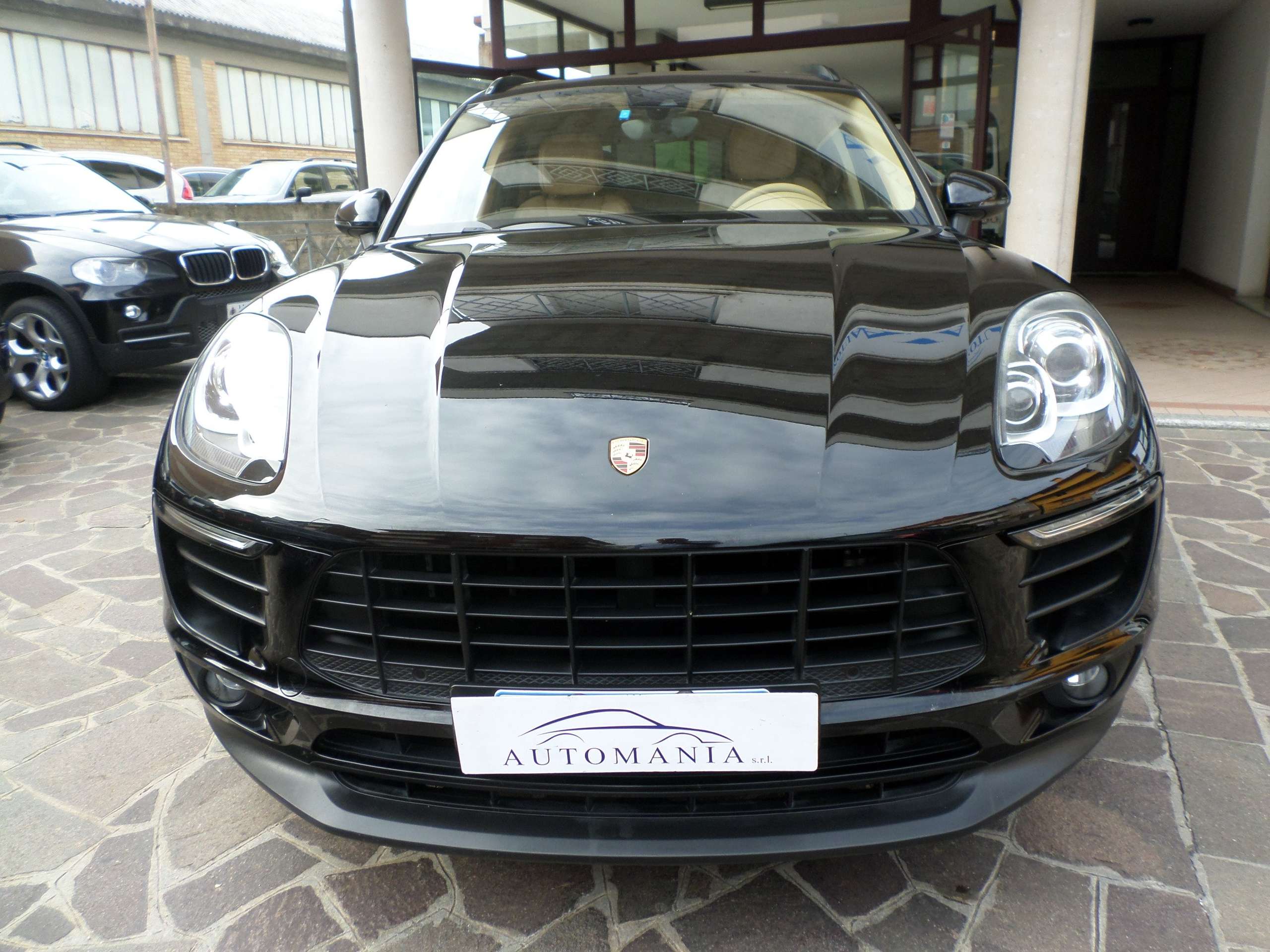 Porsche - Macan