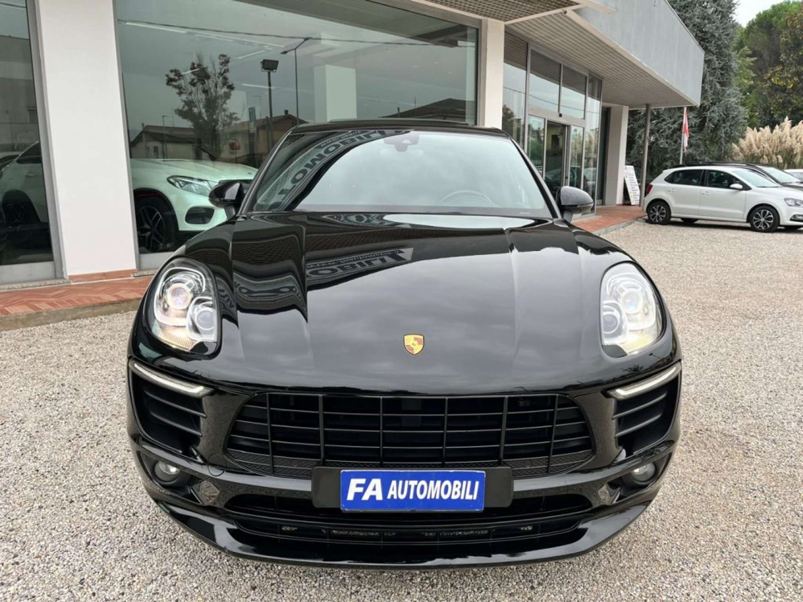 Porsche - Macan