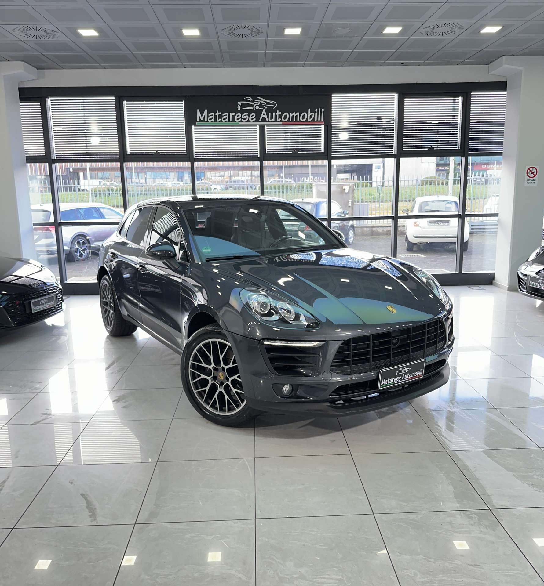 Porsche - Macan