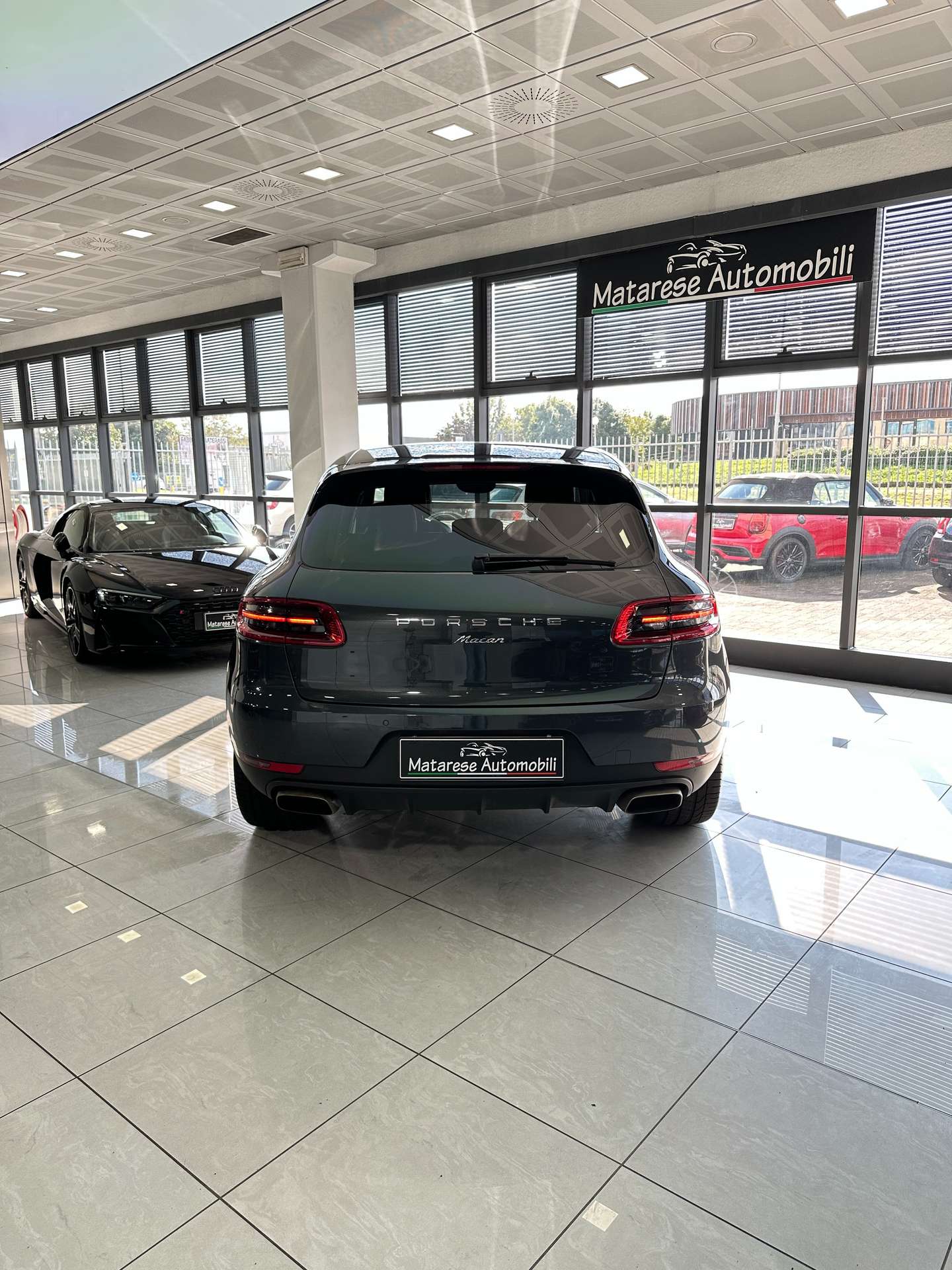 Porsche - Macan