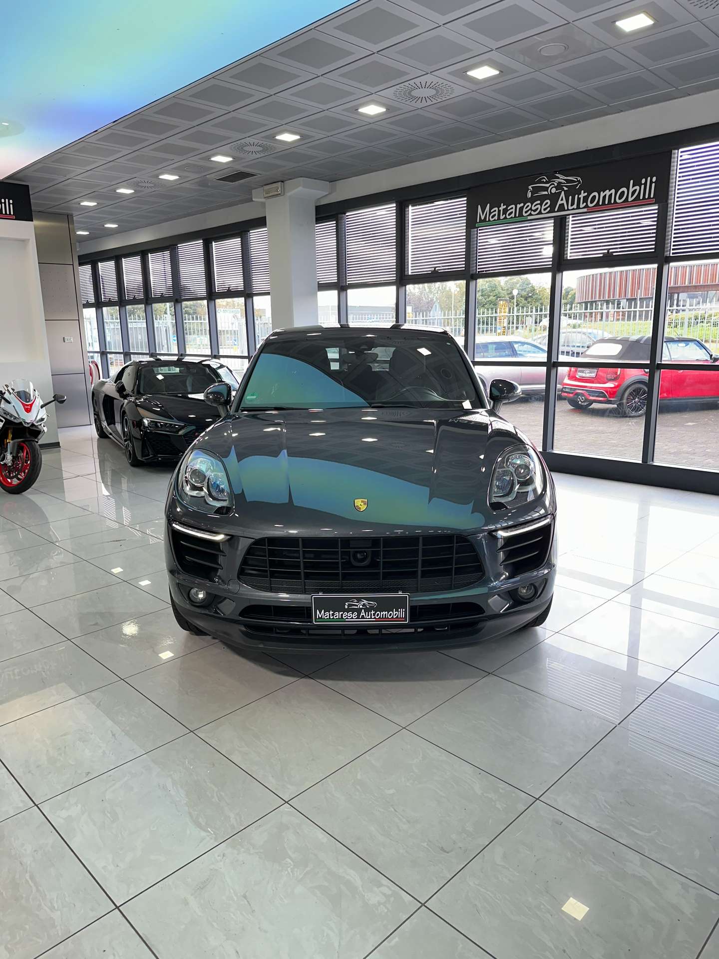 Porsche - Macan