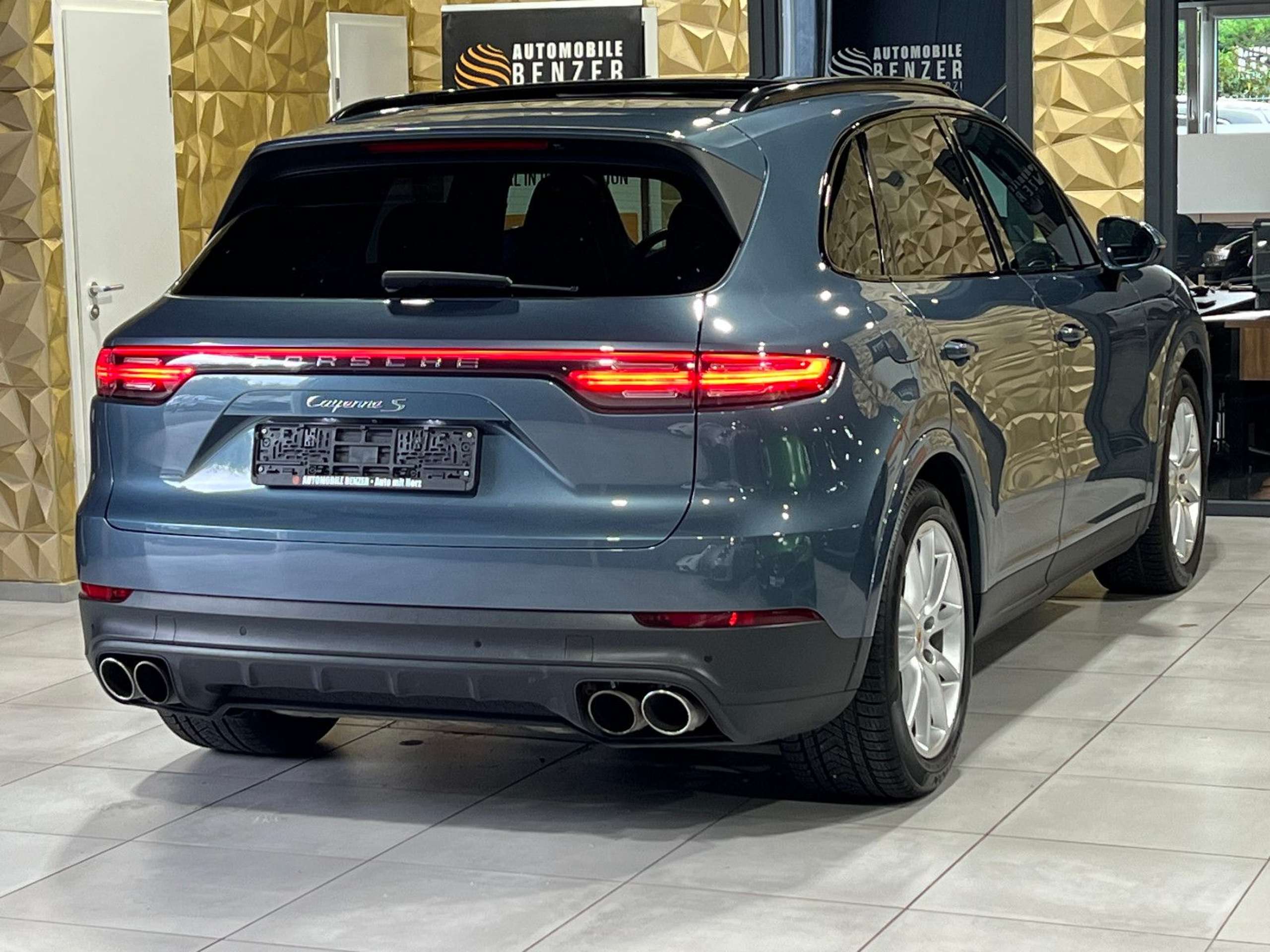 Porsche - Cayenne