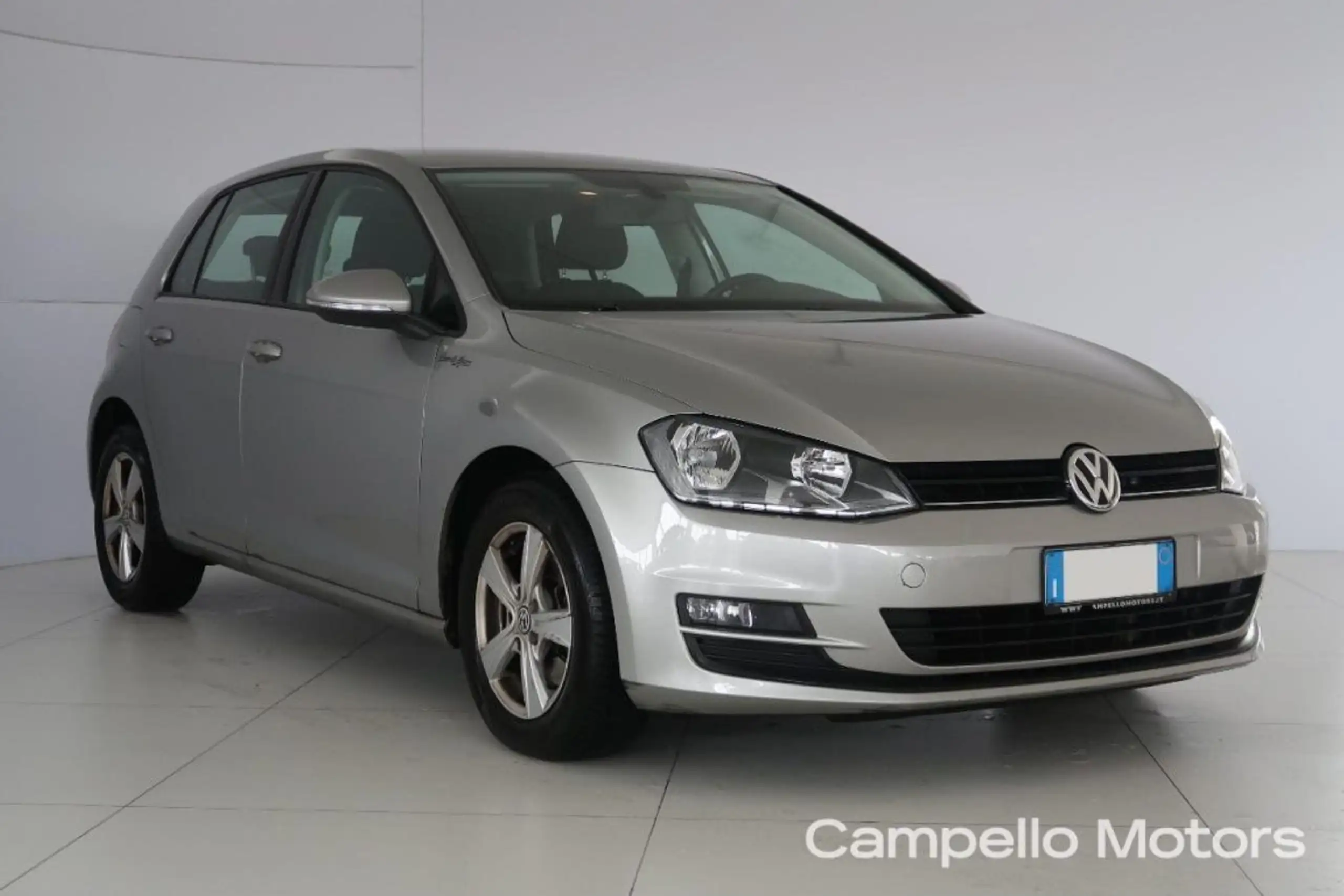 Volkswagen - Golf