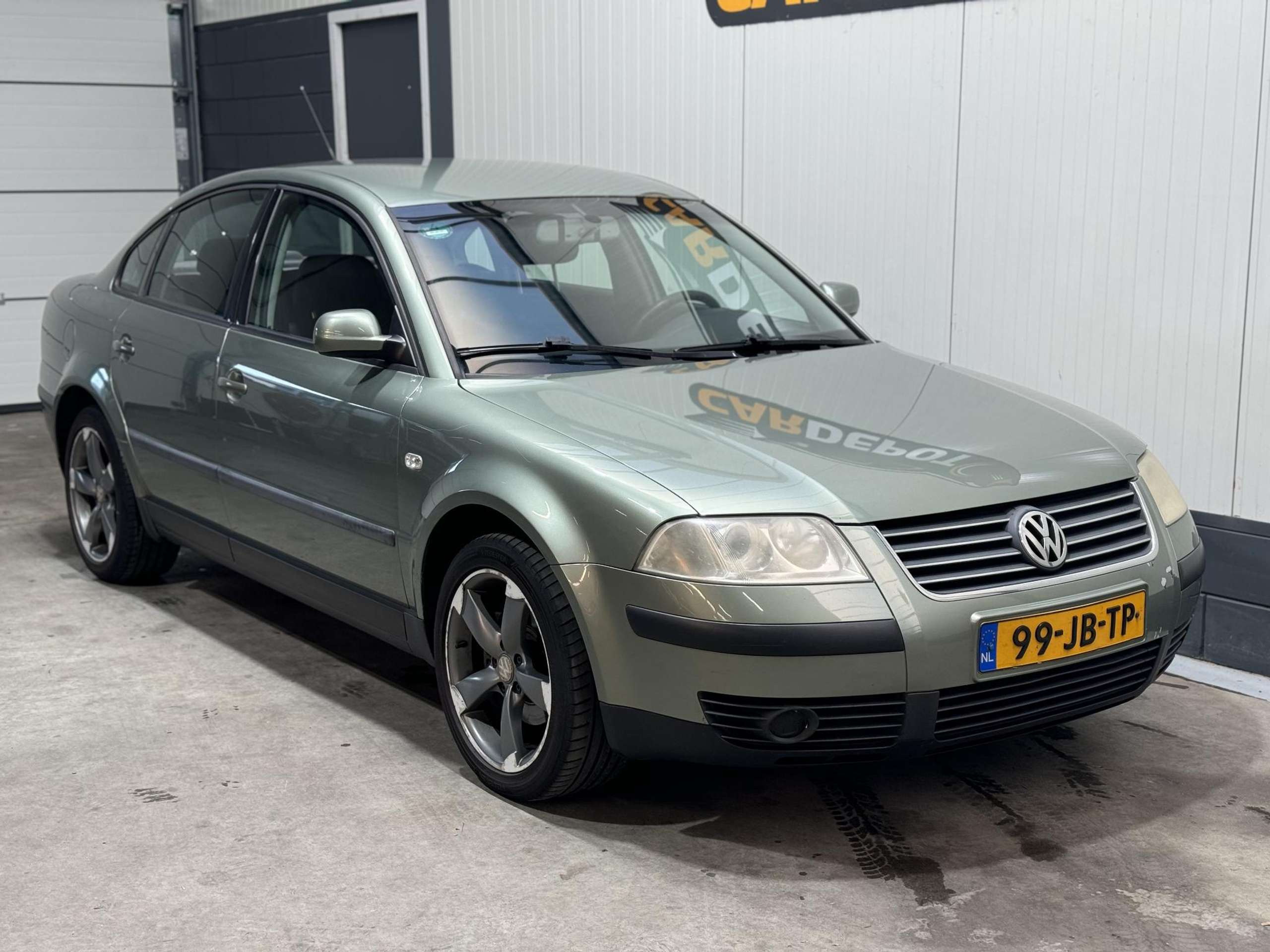 Volkswagen - Passat