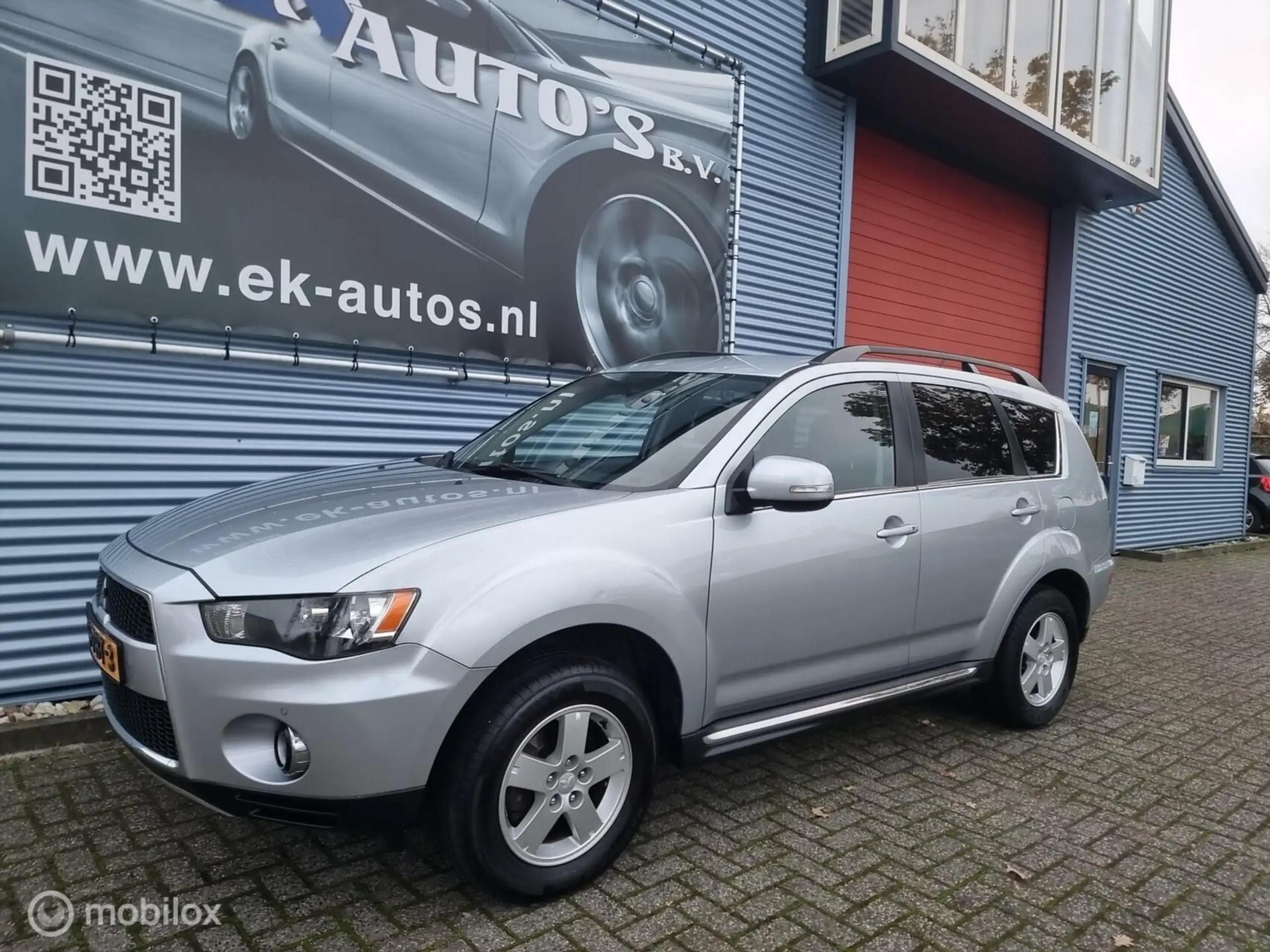 Mitsubishi - Outlander