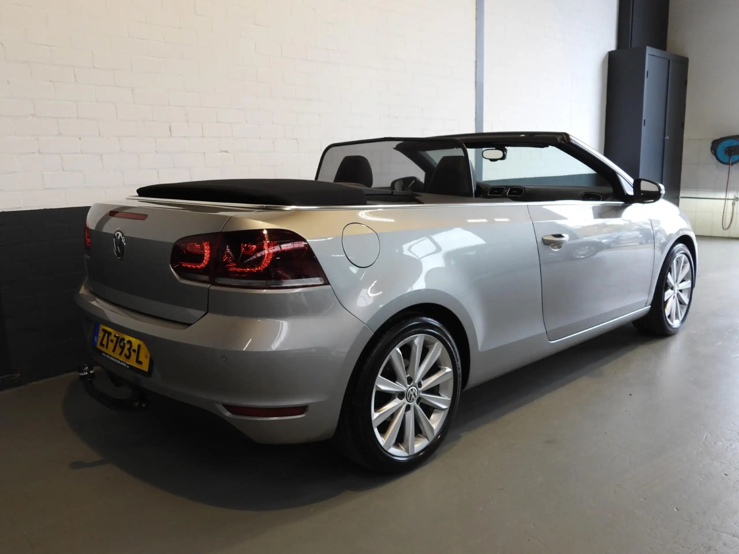 Volkswagen - Golf Cabriolet