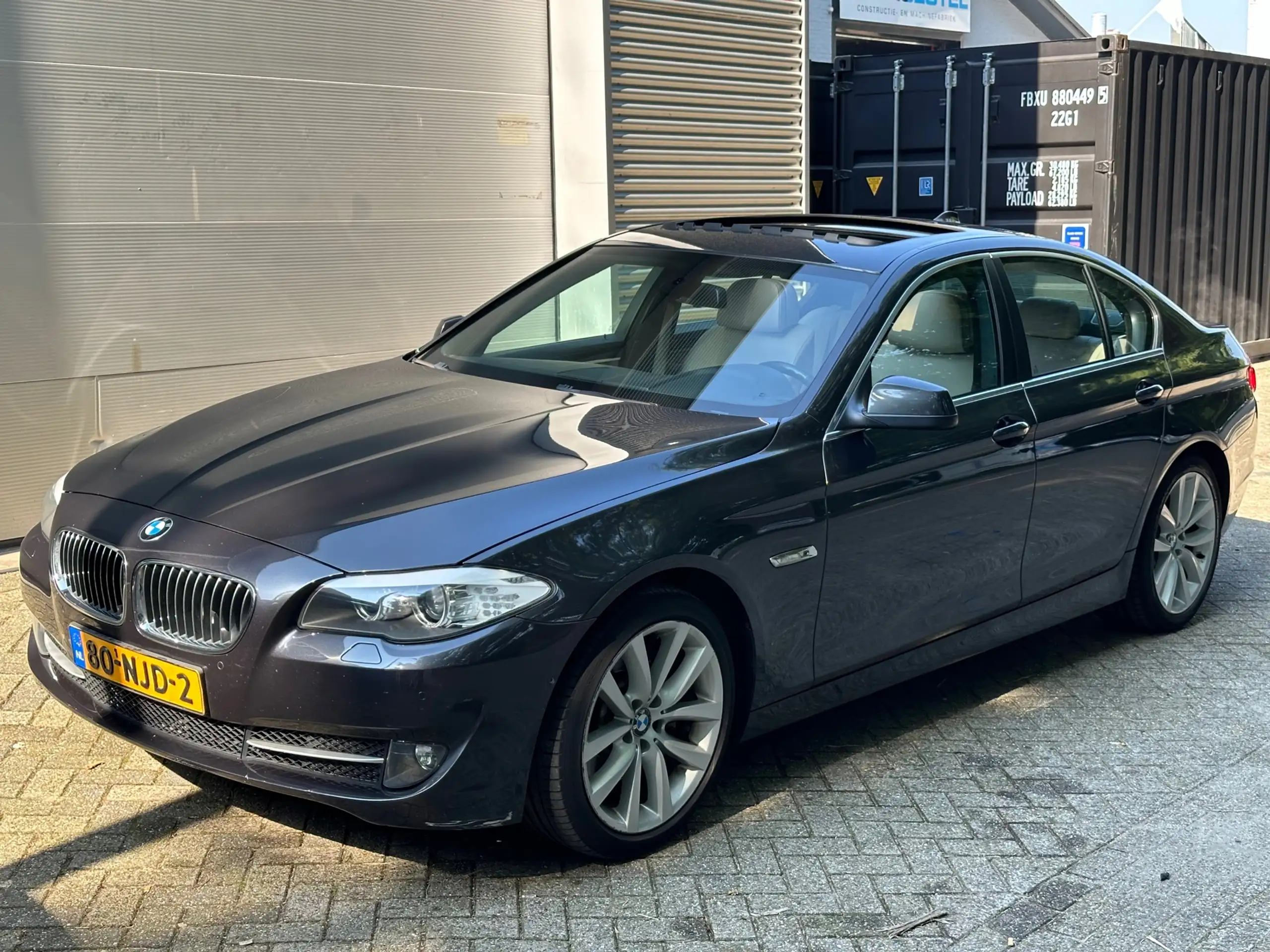 BMW - 528