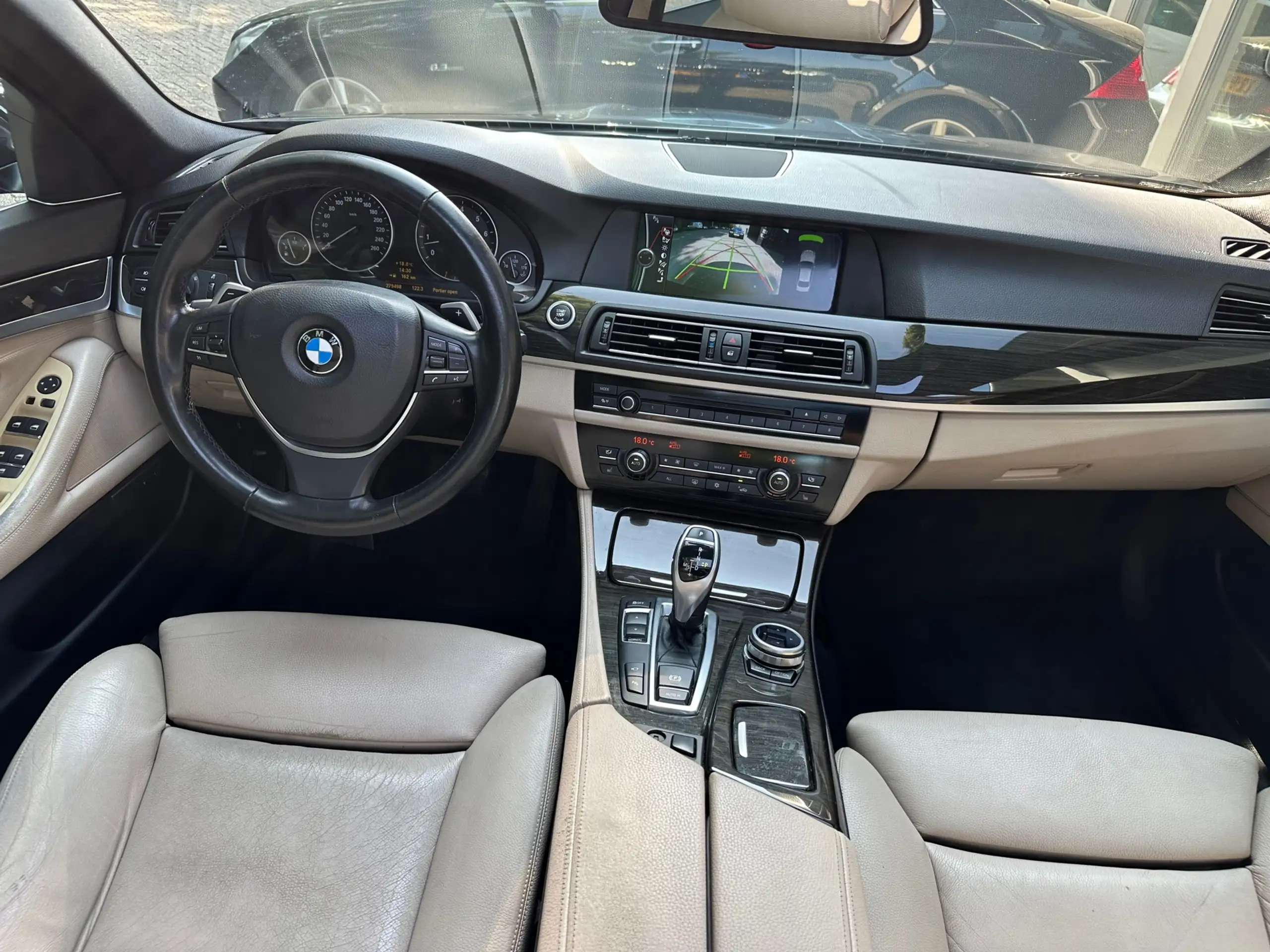 BMW - 528