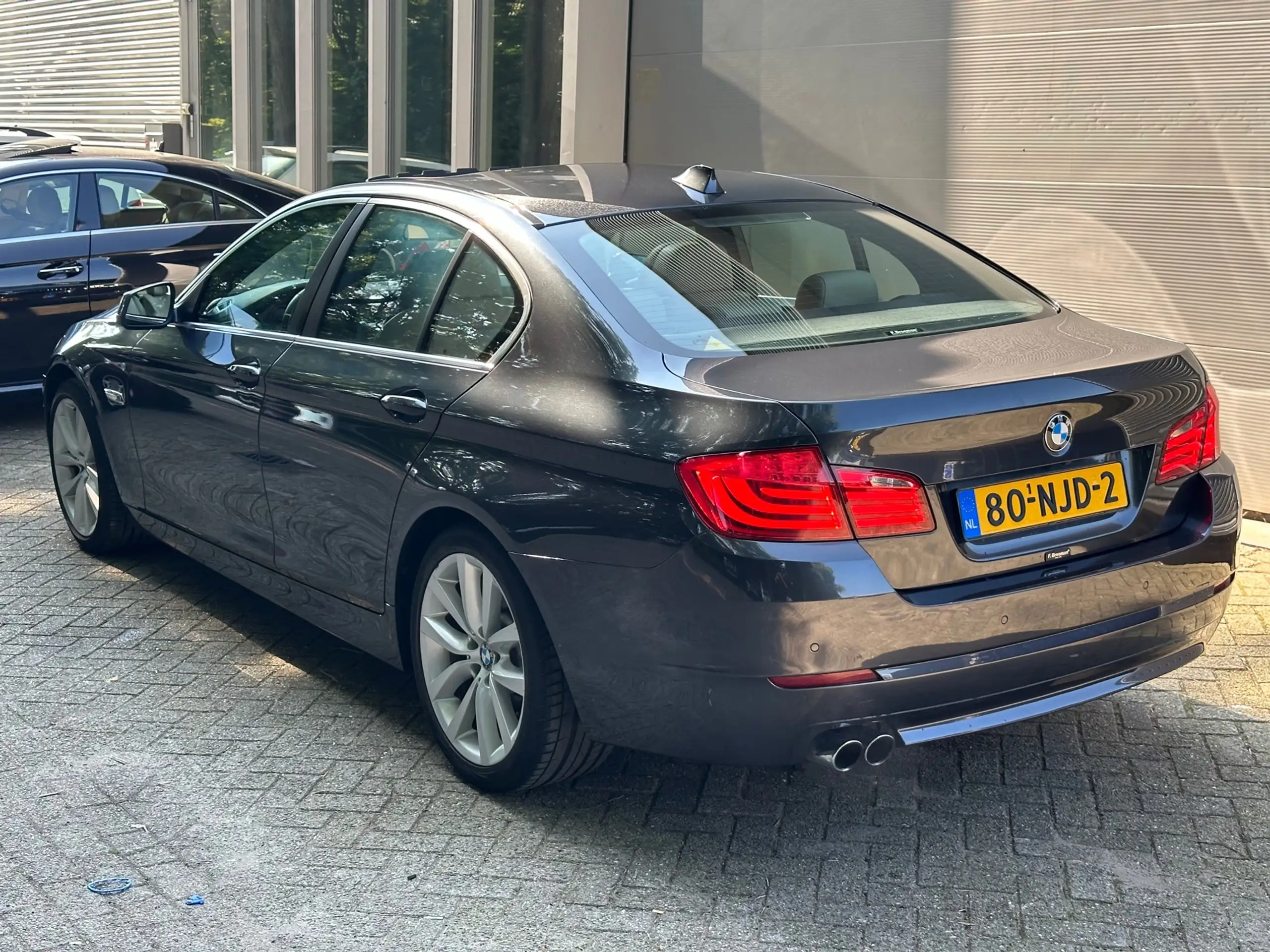 BMW - 528