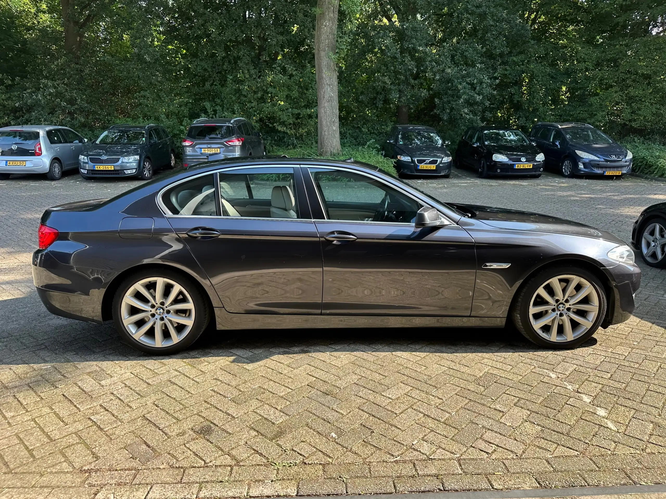 BMW - 528