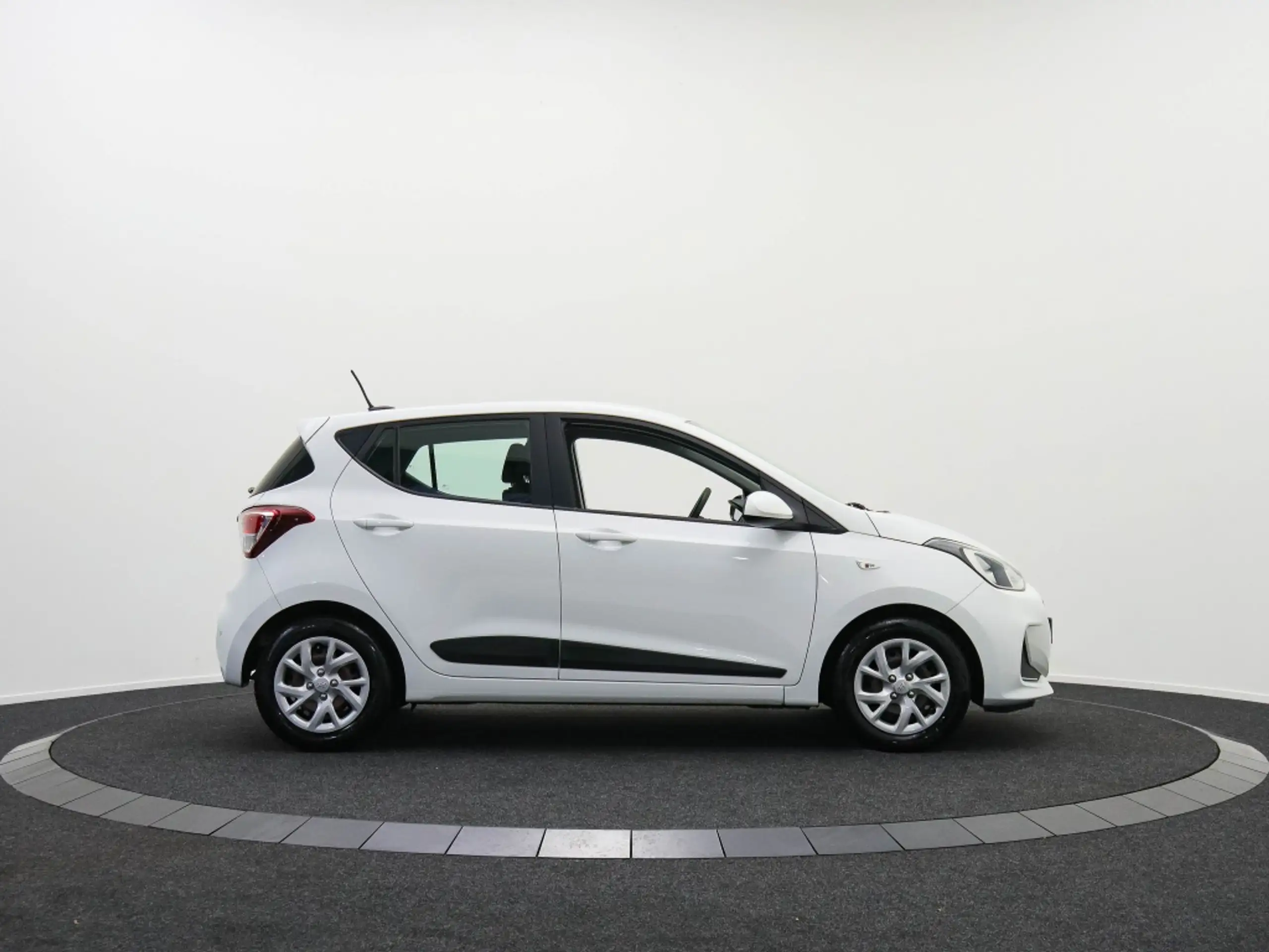 Hyundai - i10