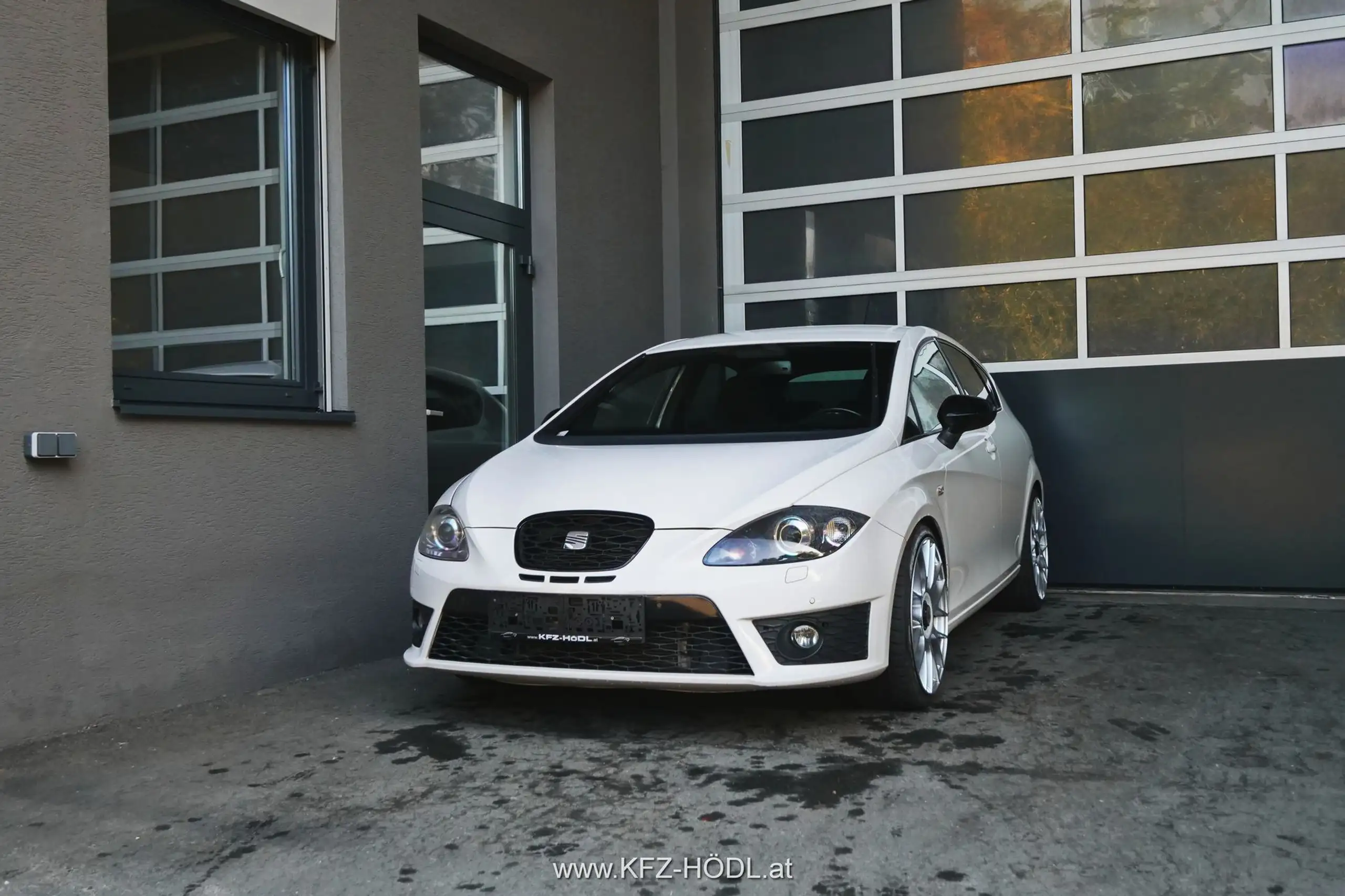 SEAT - Leon